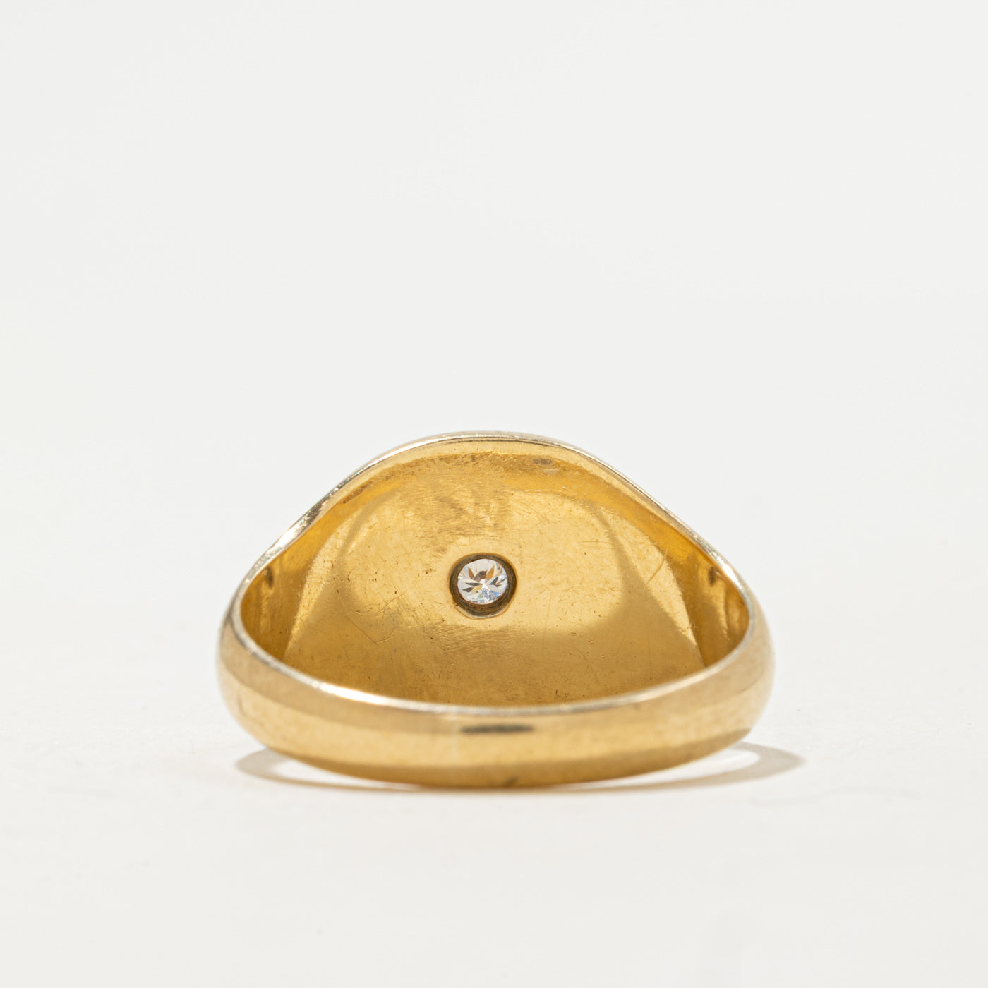 Bague chevalière en or 18 carats sertie de diamants en étoile, Londres, 1934 | 0,05 ct | Taille 7,75