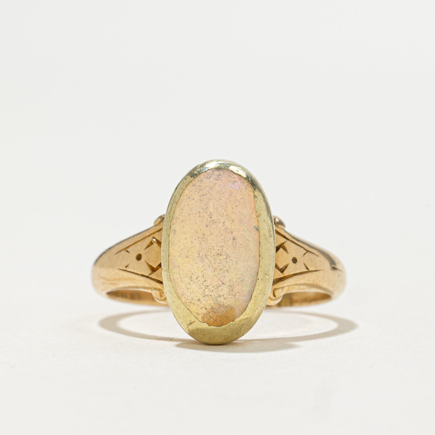 Bague en or 18 carats, cabochon ovale, Birmingham, 1887 | 2,50 ct | Taille 6