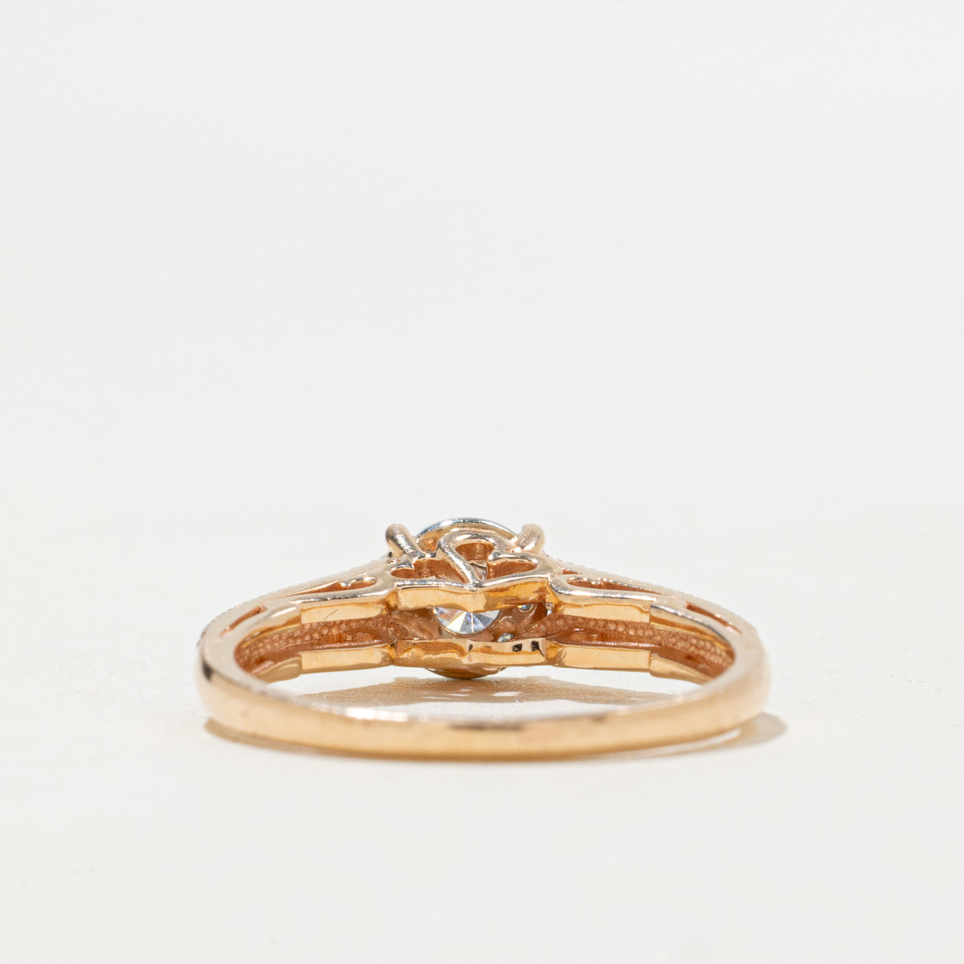 Bague ukrainienne en or 14 carats, sertie de diamants illusion, poinçonnée | 0,15 ct | Taille 6