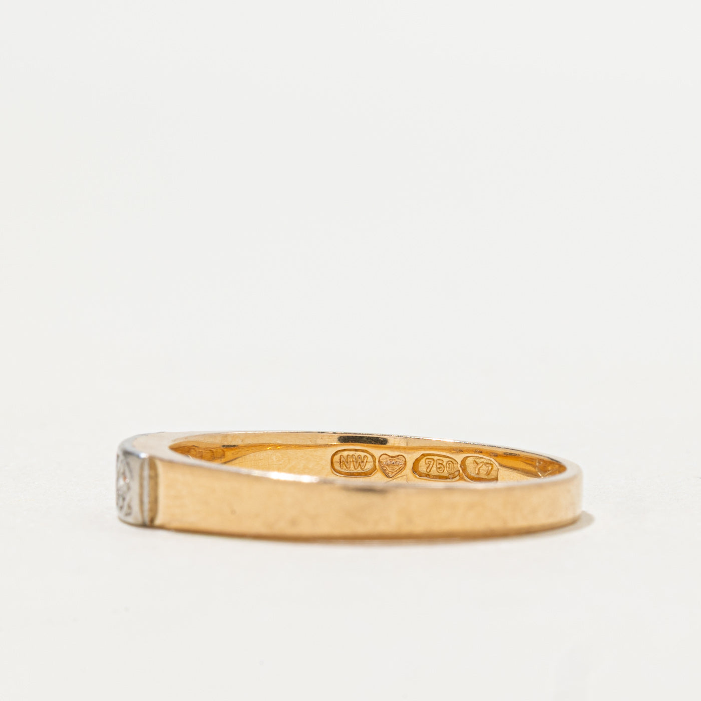 1976 Finnish 18K Three Stone Diamond Geometric Band | 0.10ctw | SZ 7.25