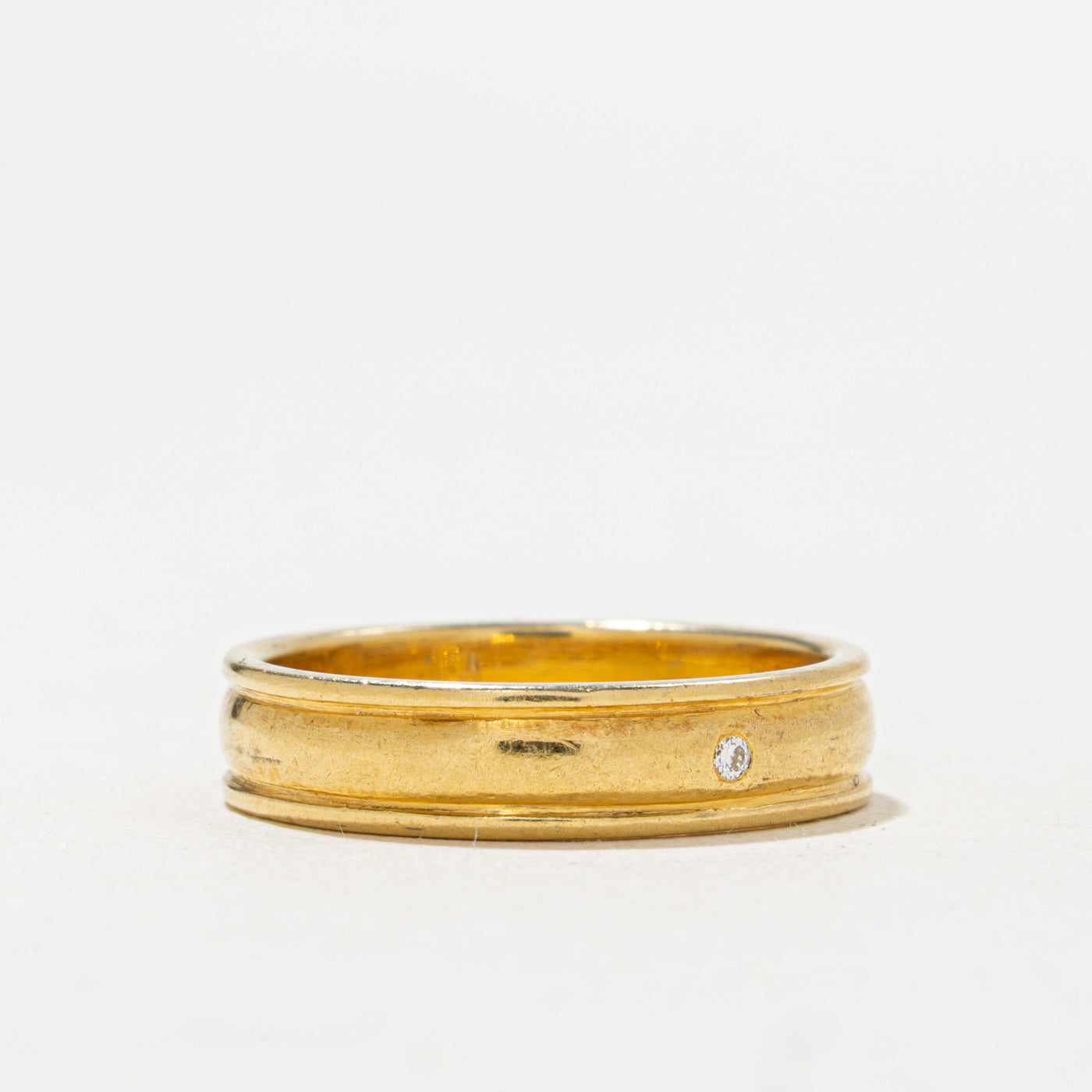 Alliance rainurée en or 18 carats sertie d'un diamant simple | 4,19 mm | Taille 5