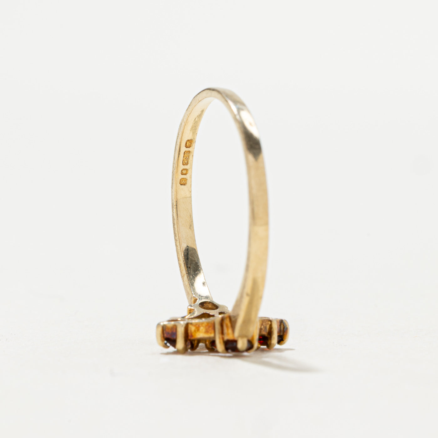 1981 London 9K Garnet Cross Cluster Ring | 0.10ctw | SZ 6.5