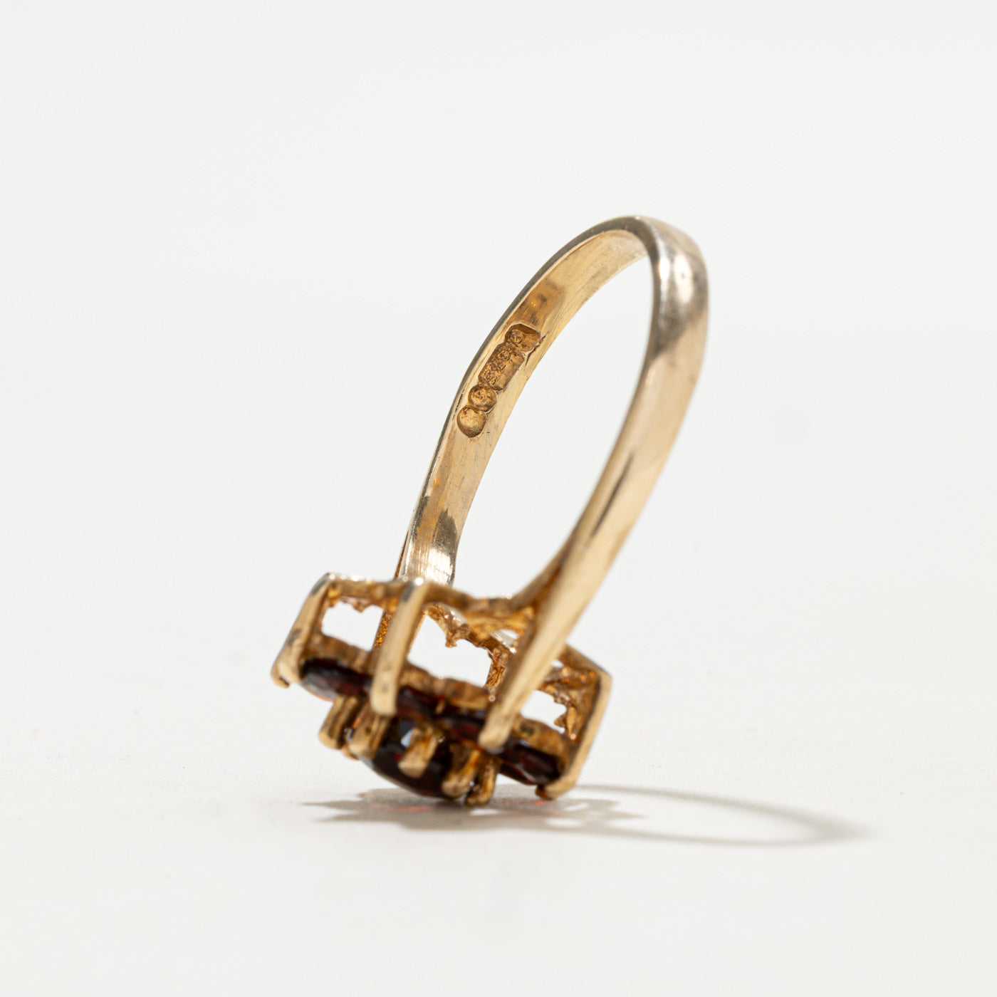 Bague en grappe de grenats 9K, Londres, 1973 | 1,50 ct | Taille 7,5