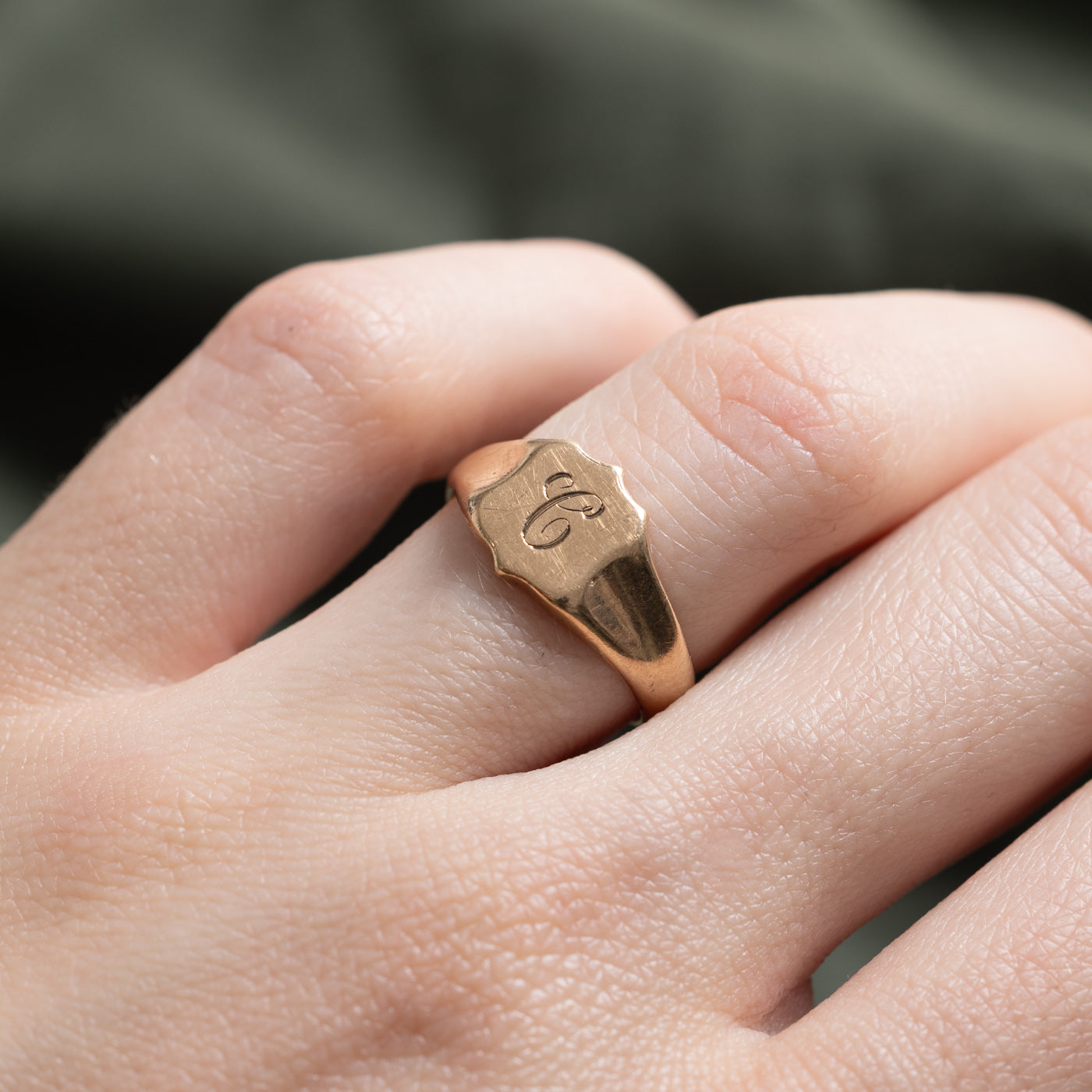 1971 Birmingham 9K "C" Initial Signet Ring | SZ 5.5