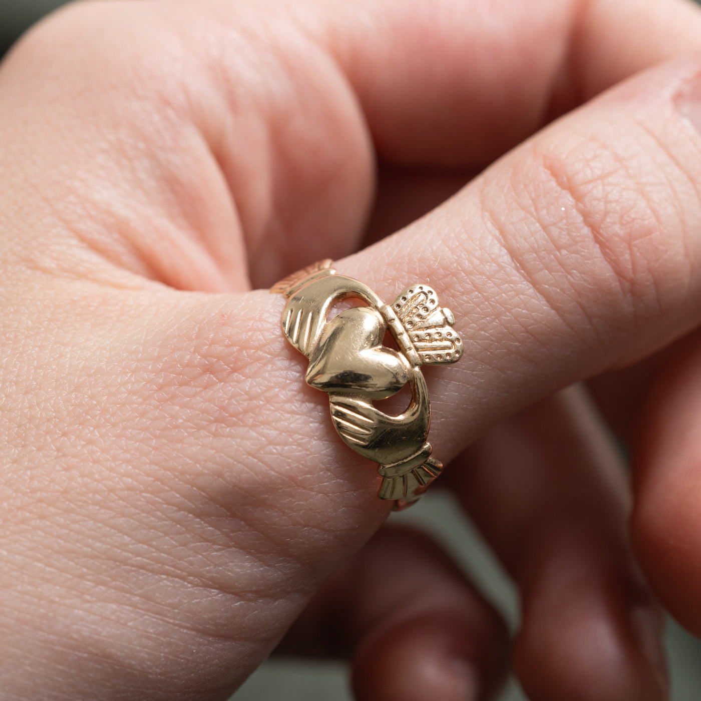 Bague Claddagh en or jaune 10 carats, Dublin 1999 | Taille 10,25