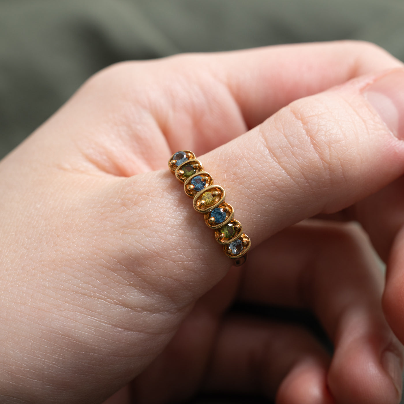 18K Seven Stone Synthetic Spinel & Synthetic Sapphire Ring | 0.40ctw | SZ 9.25