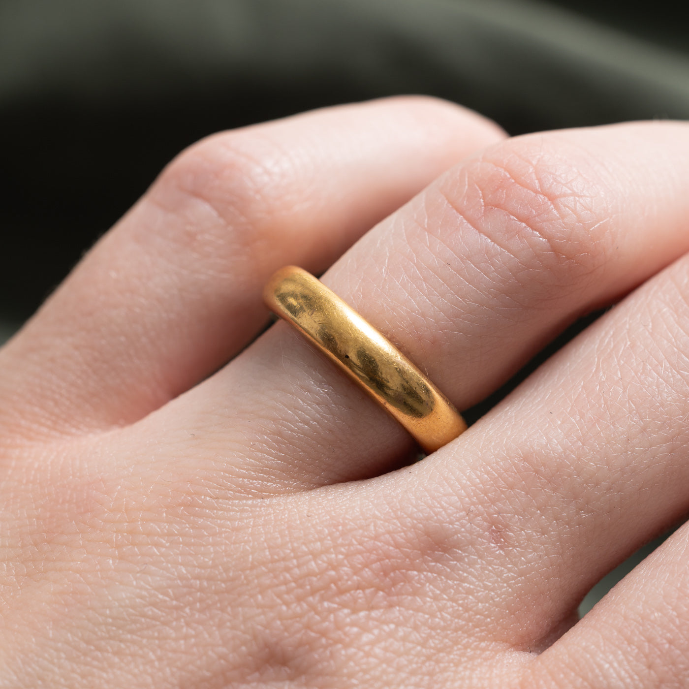 Bague épaisse en or jaune 22 carats Birmingham 1950 | 4,25 mm | Taille 6