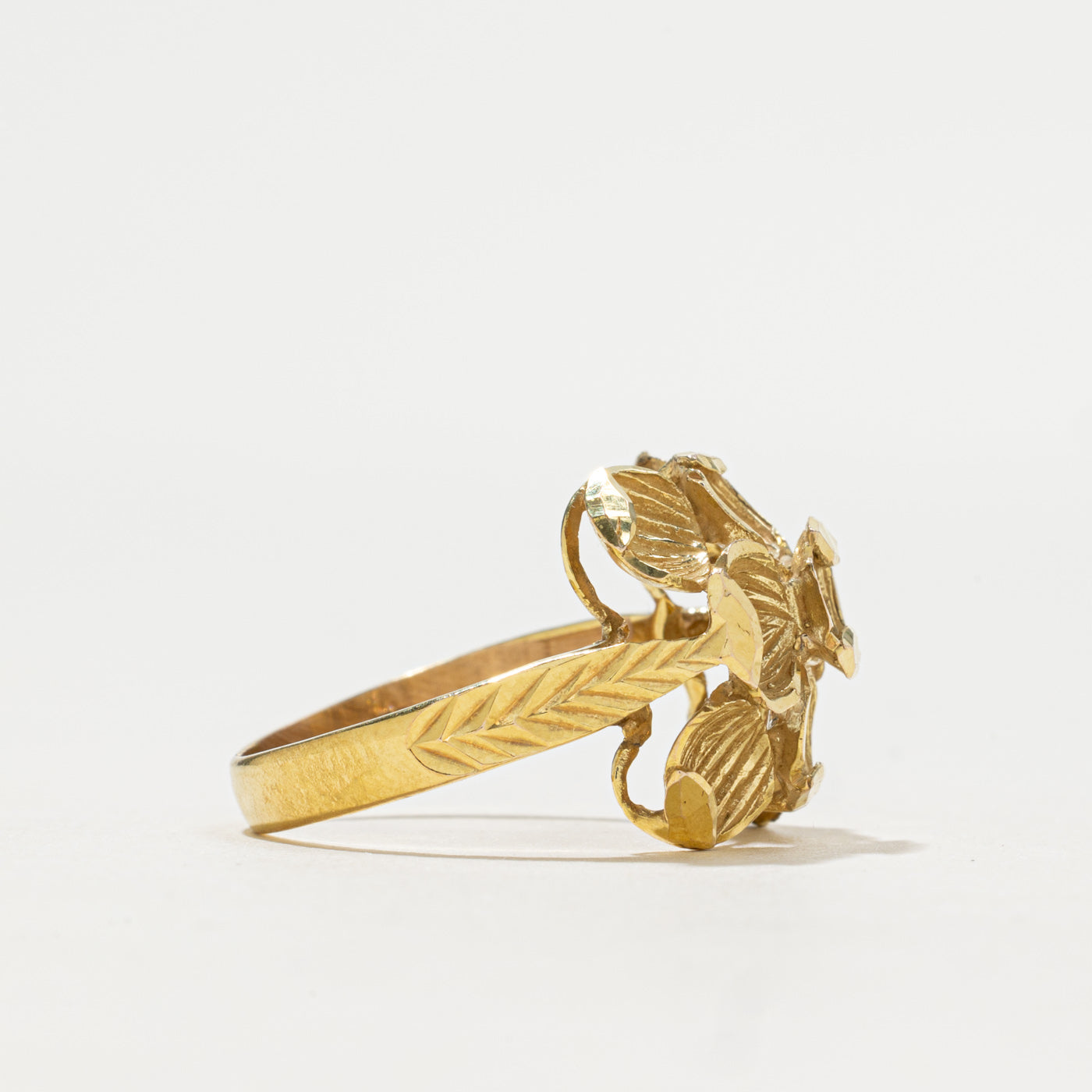 1977 London 9k Yellow Gold Flower Petal Cocktail Ring | SZ 8