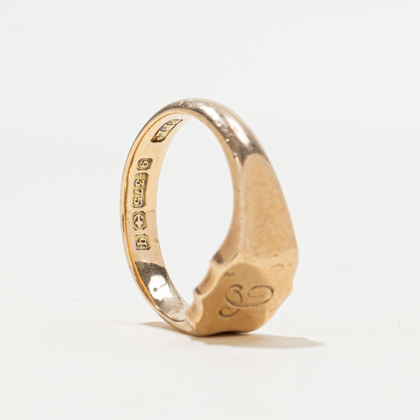 1971 Birmingham 9K "C" Initial Signet Ring | SZ 5.5