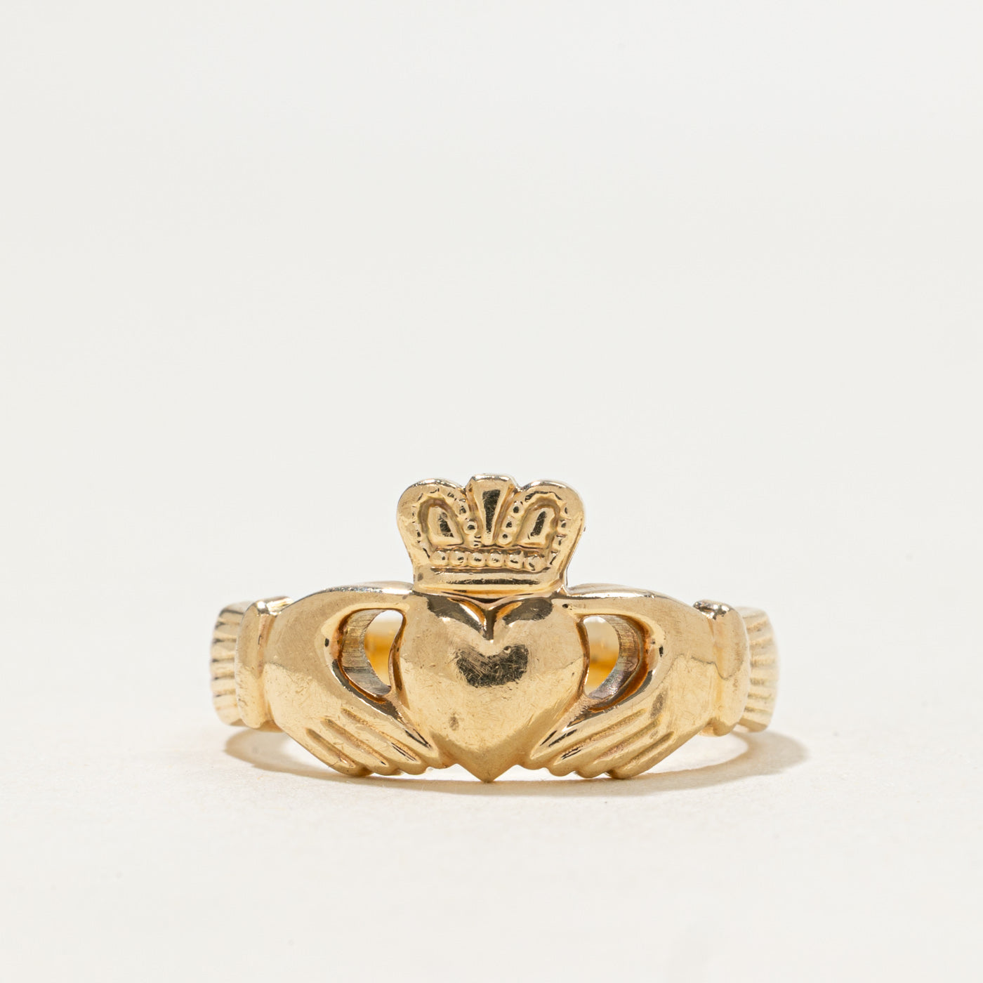 Bague Claddagh en or jaune 10 carats, Dublin 1999 | Taille 6,75