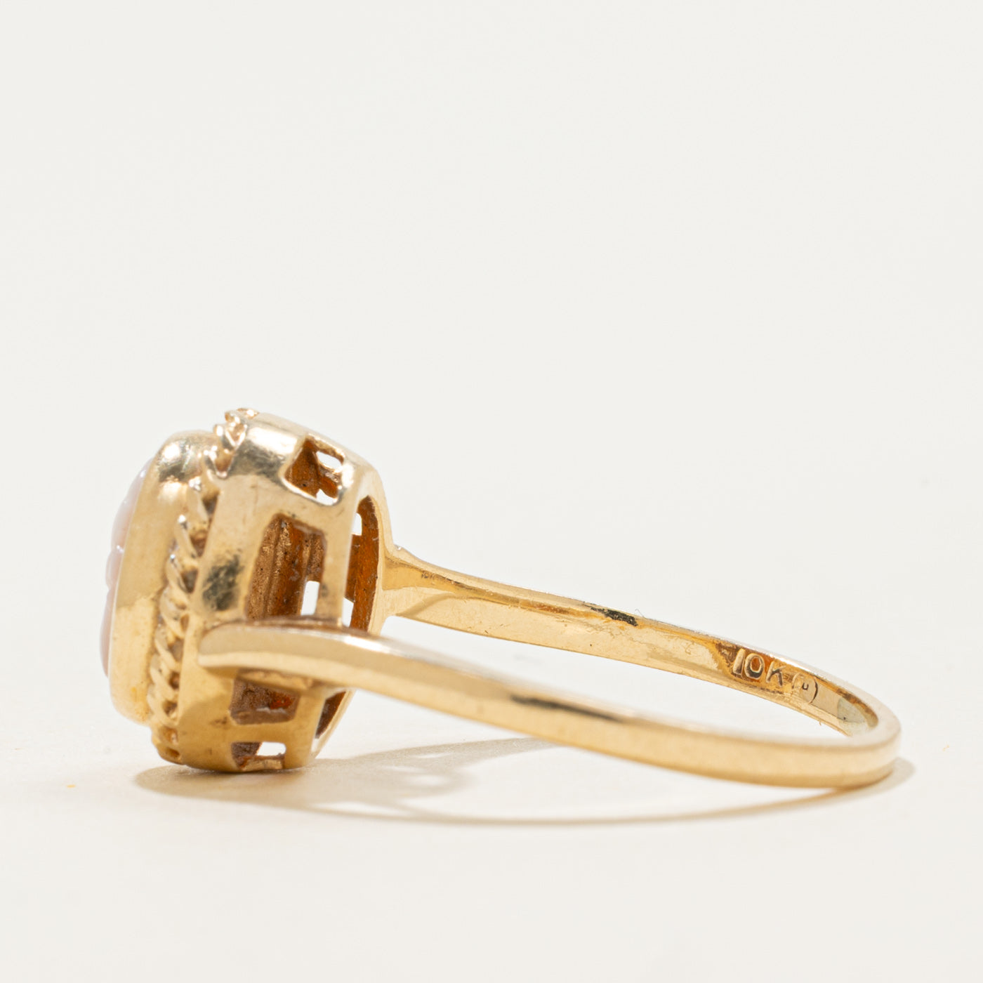 10k Shell Cameo Ring | 0.65ct | SZ 6