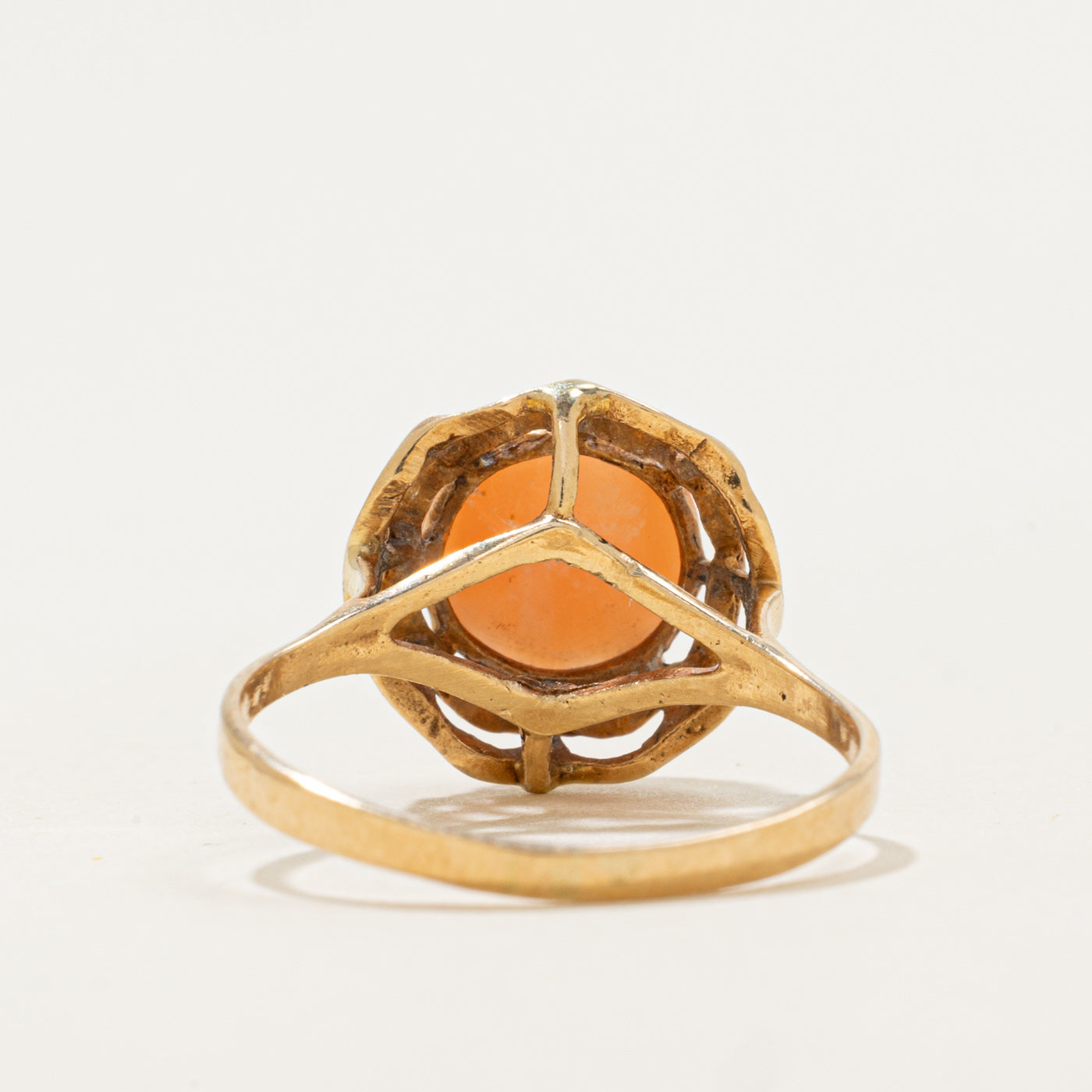 14k Coral Cabochon Scalloped Edge Ring | 1.85ct | SZ 6.75