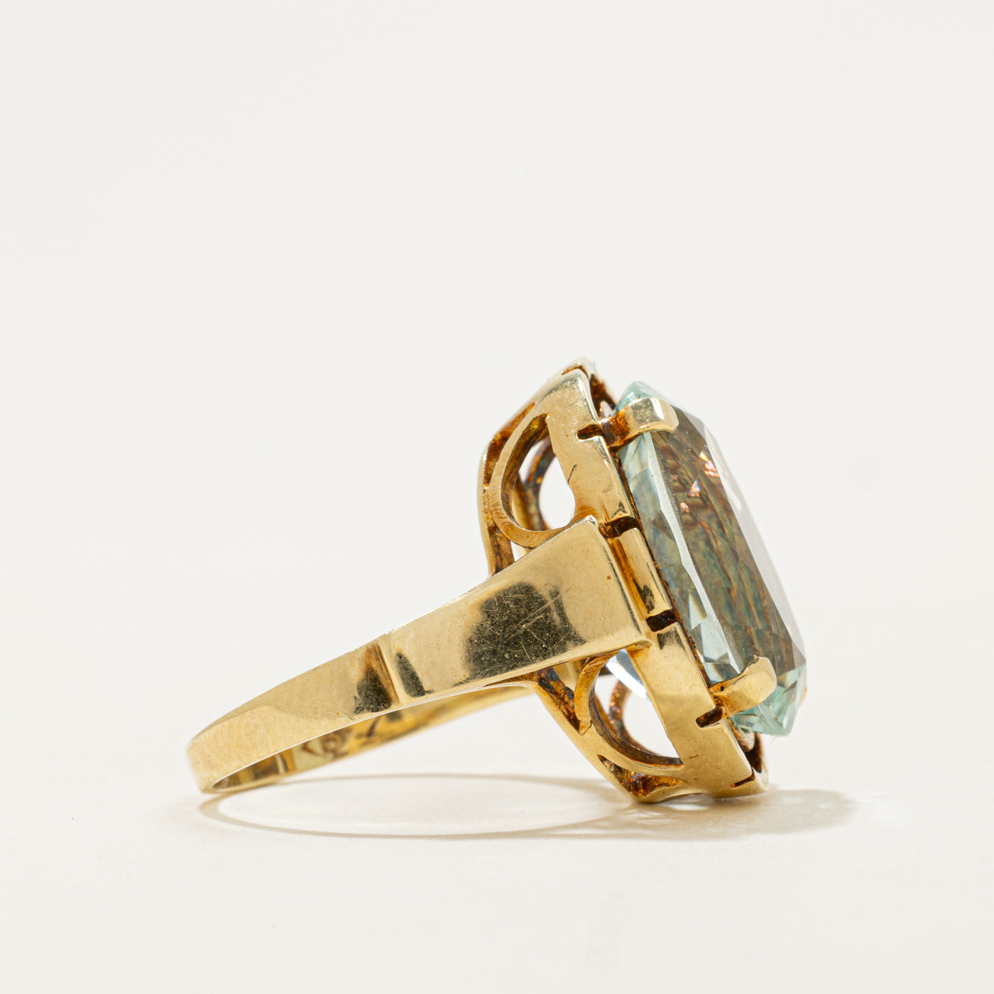 14k Oval Cut Aquamarine Cocktail Ring | 9.6ct | SZ 6.75