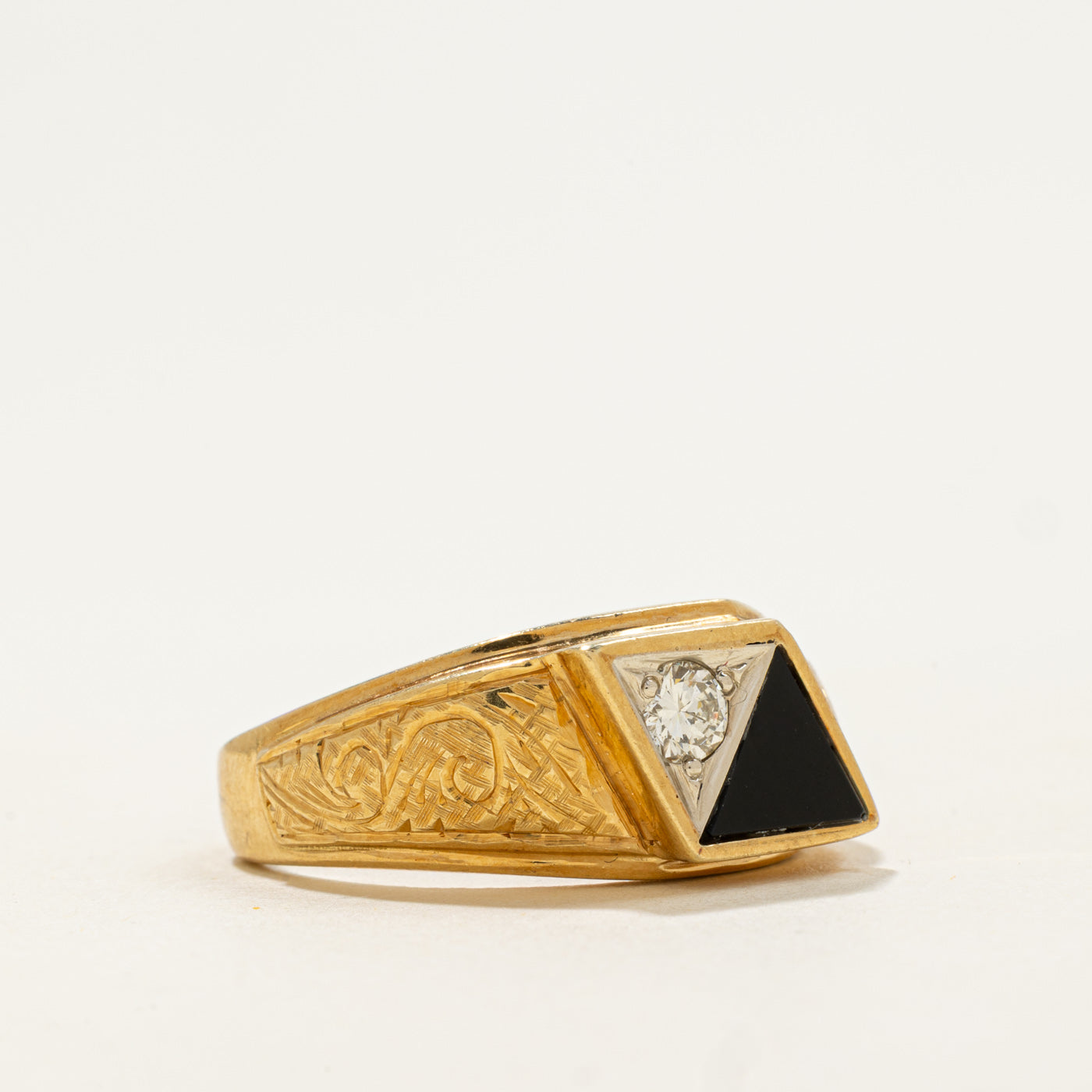 18k Geometric Onyx & Diamond Engraved Ring | 0.5ct, 0.2ct | SZ 10.25