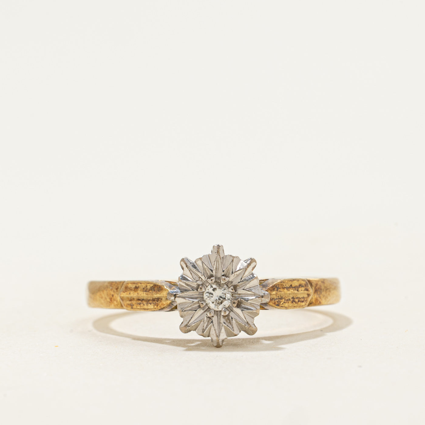 Vintage 14k Round Brilliant Diamond Illusion Set Ring | 0.025ct | SZ 7.5