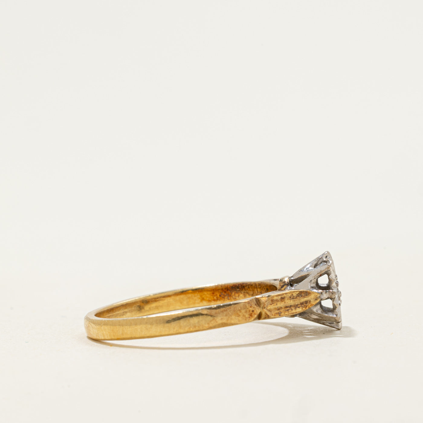 Vintage 14k Round Brilliant Diamond Illusion Set Ring | 0.025ct | SZ 7.5