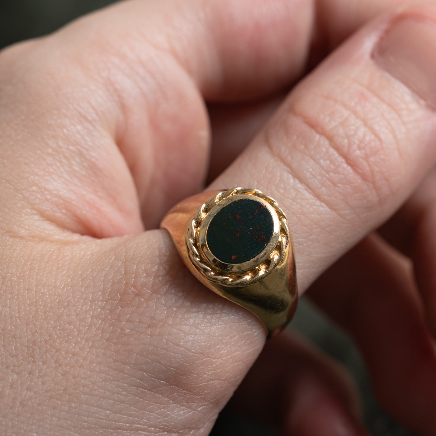 10k Oval Flat Cabochon Bloodstone Signet Ring | 1.06ct | SZ 9.75