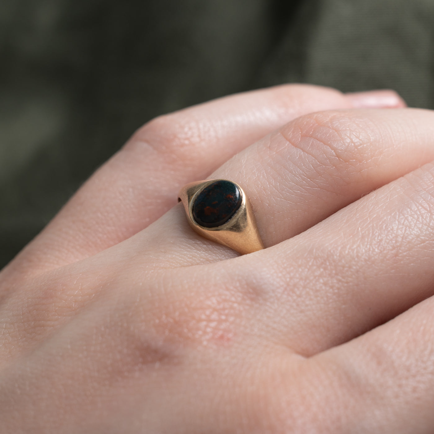 10k Oval Cabochon Bloodstone Signet Ring | 0.66ct | SZ 6.25