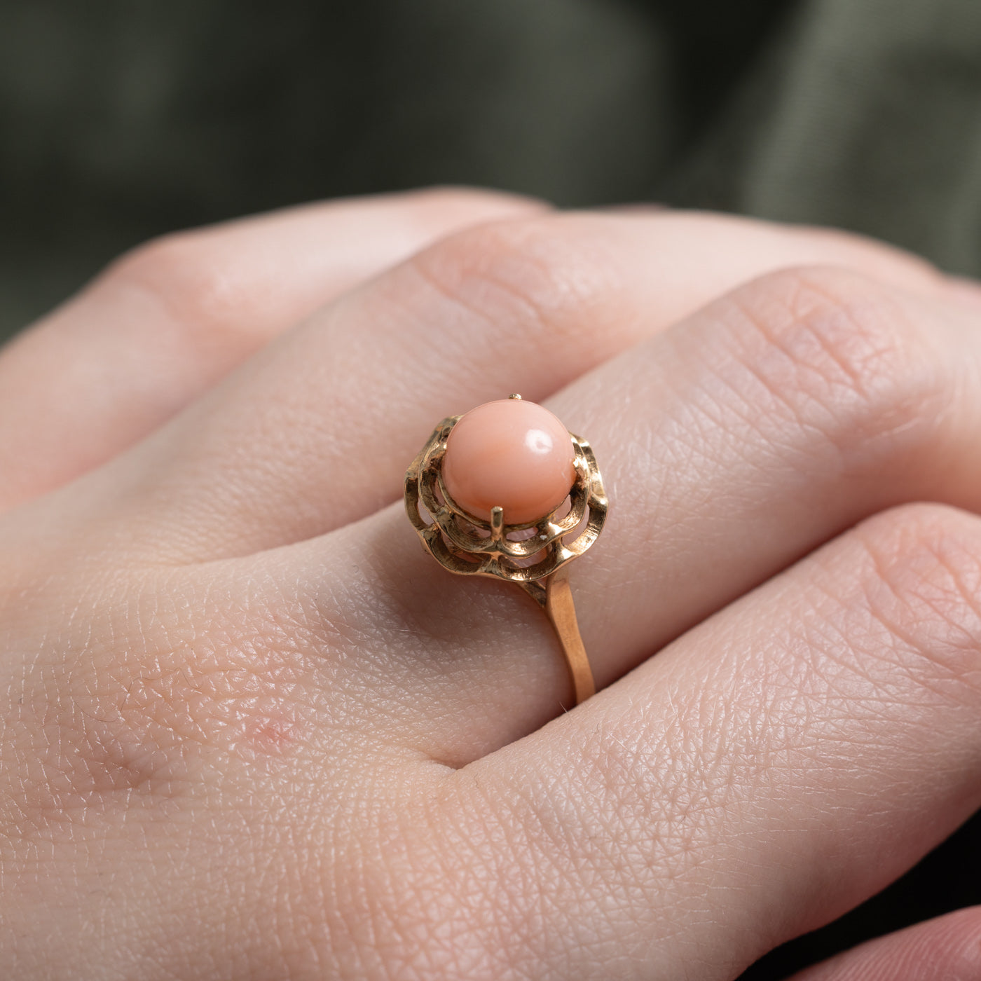14k Coral Cabochon Scalloped Edge Ring | 1.85ct | SZ 6.75