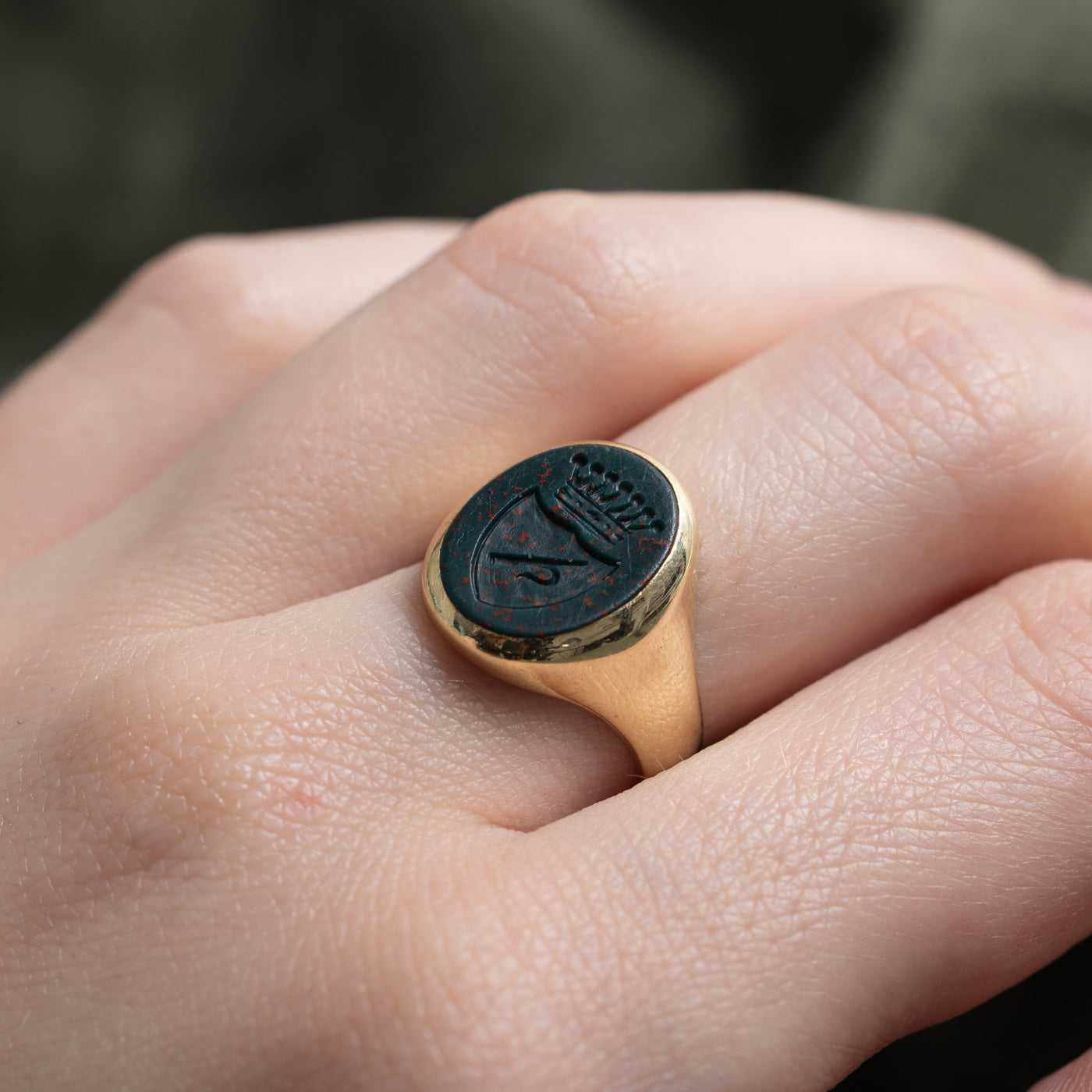 14k Intaglio Crest Signet Ring | 2.1ct | SZ 6.5