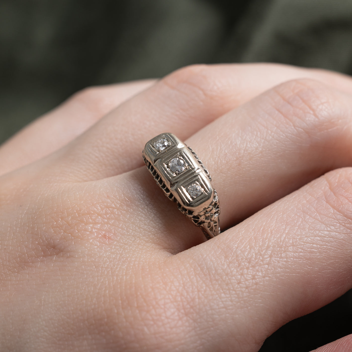 Late Art Deco Three Stone Diamond Panel Ring | 0.16ctw | SZ 6.75