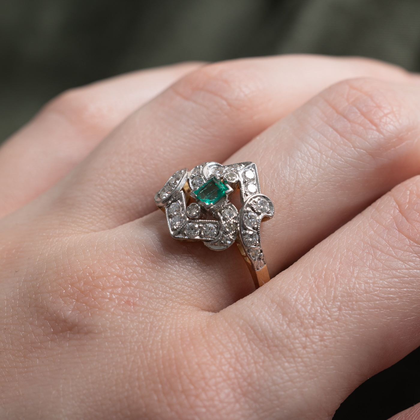 Vintage 18k Emerald & Diamond Swirl Crossover Ring | 0.31ct, 0.42ctw | SZ 7.75
