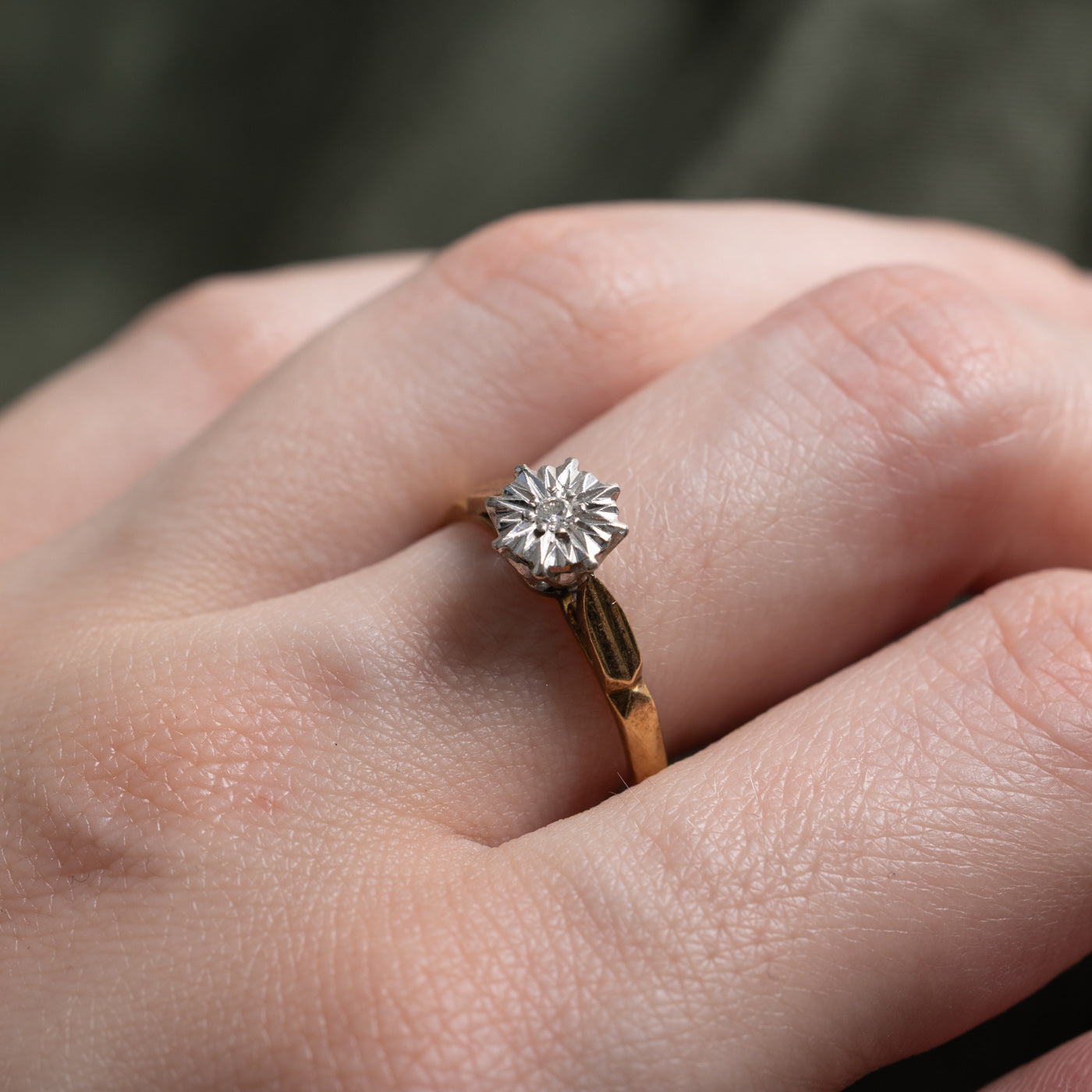 Vintage 14k Round Brilliant Diamond Illusion Set Ring | 0.025ct | SZ 7.5