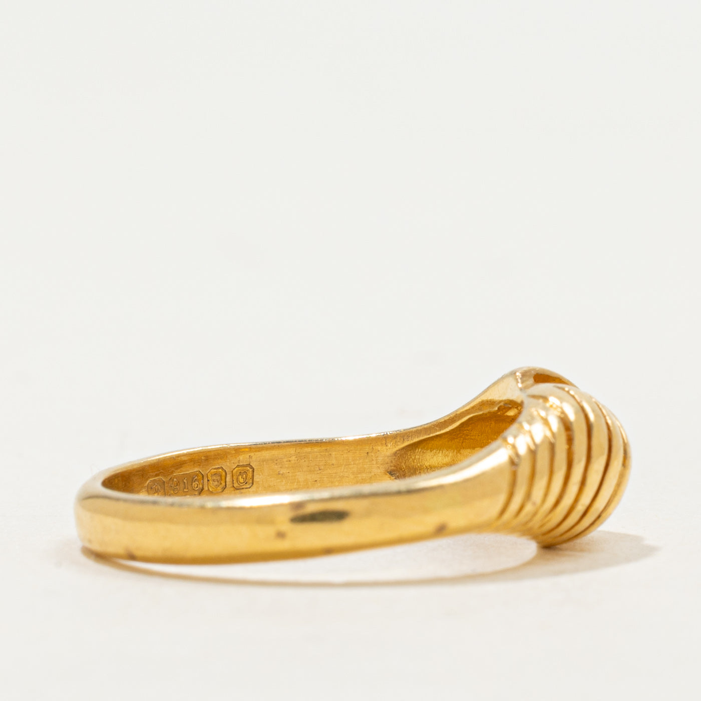 1988 London 22k Grooved Ring | SZ 5.75