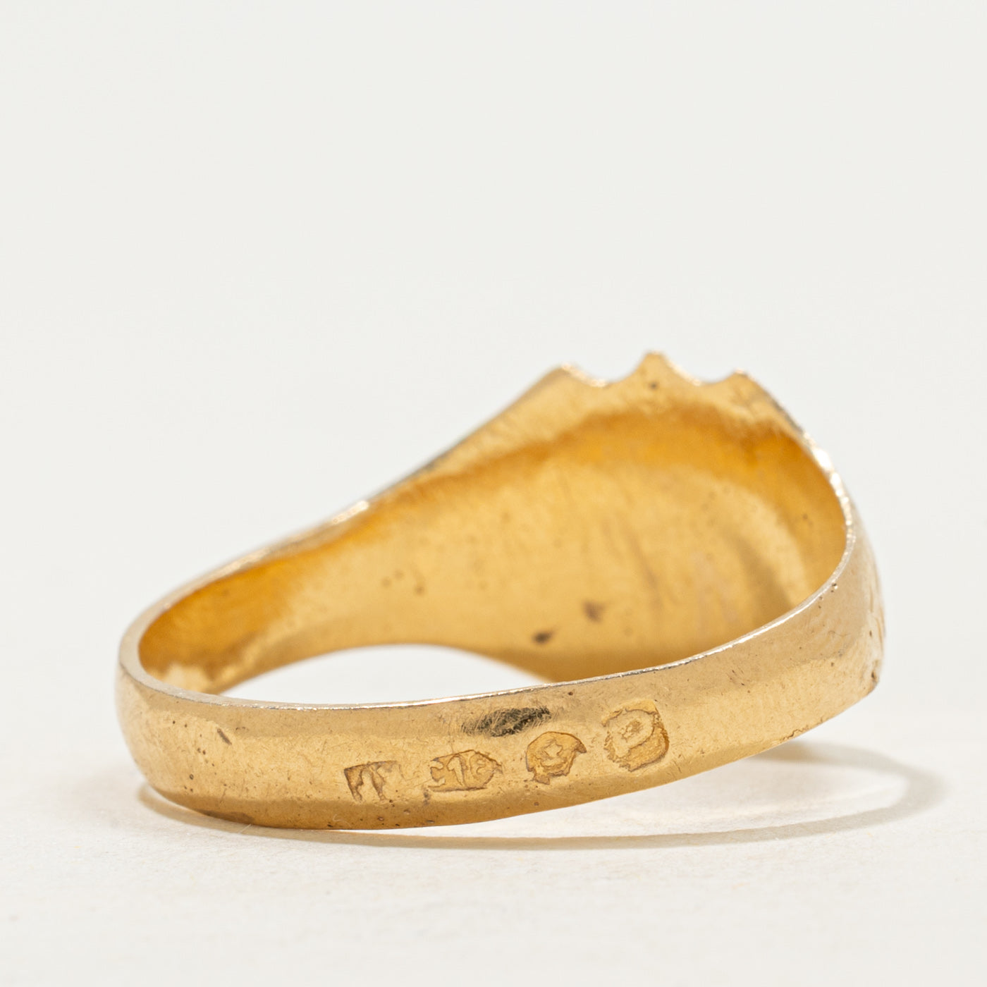 Bague chevalière texturée en or jaune 18 carats | Taille 11,75