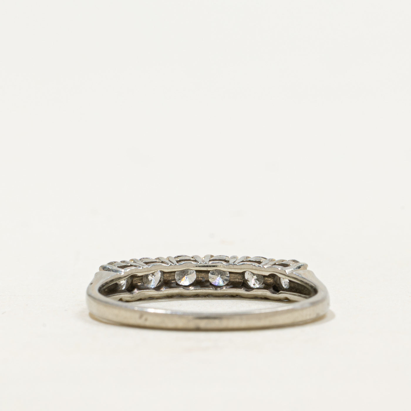 Bague Birks en or blanc 18 carats sertie de six diamants | 0,45 ct au total | Taille 5
