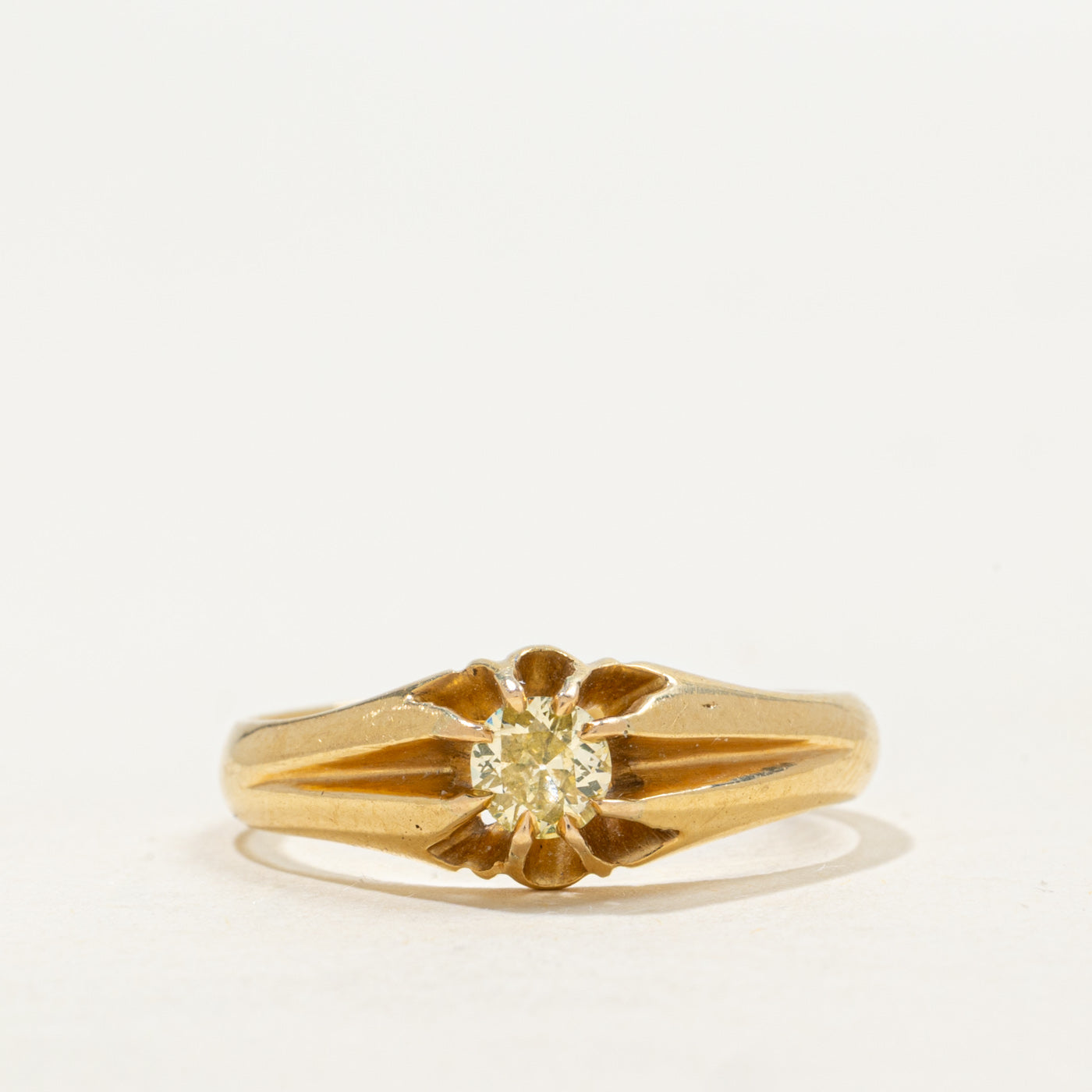 Bague sertie Belcher en or 18 carats, sertie d'un diamant taille ancienne européenne, 0,21 ct, pureté SI1, taille 8, Londres, 1918