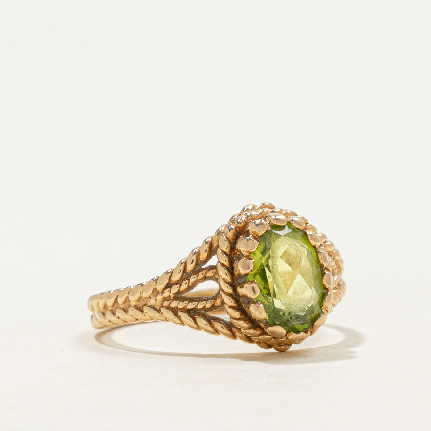 Bague solitaire vintage canadienne en or 14 carats avec péridot ovale | 1,13 ct | Taille 6