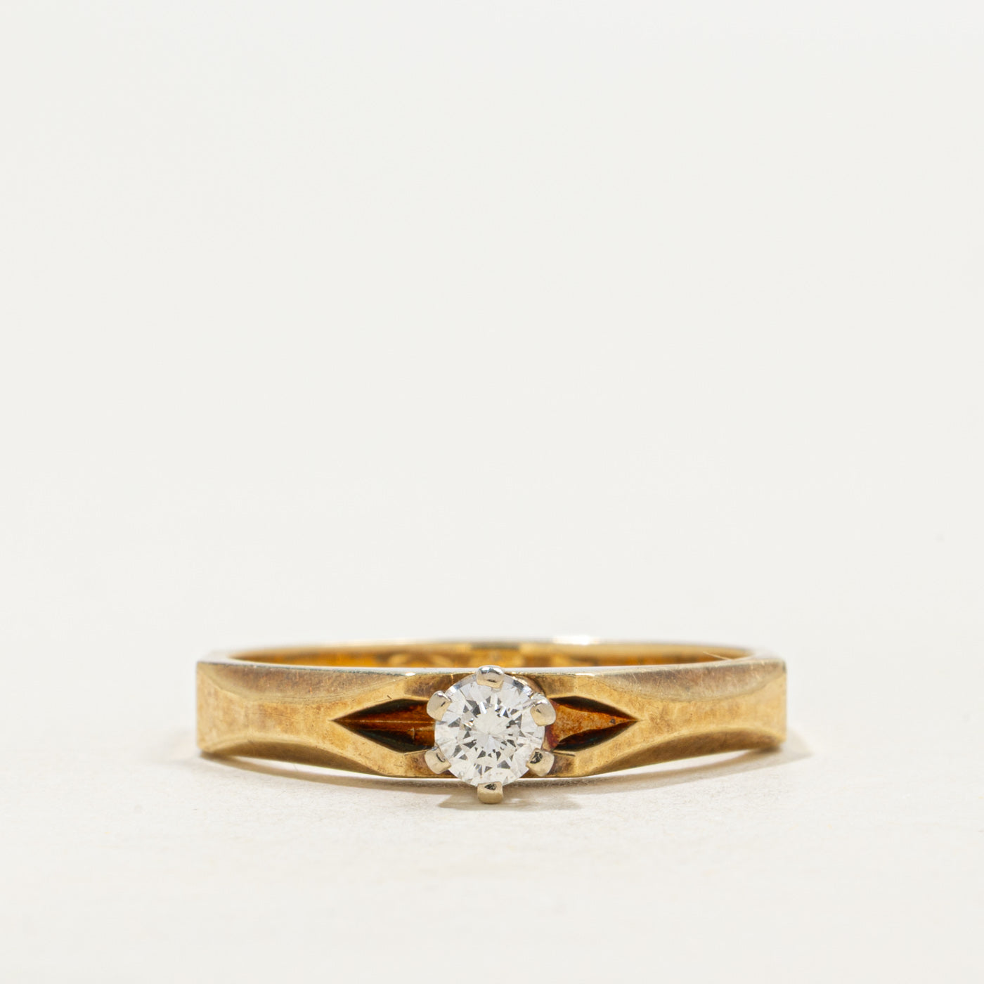 Bague solitaire en or 14 carats sertie d'un diamant de 0,15 ct | Taille 7,5