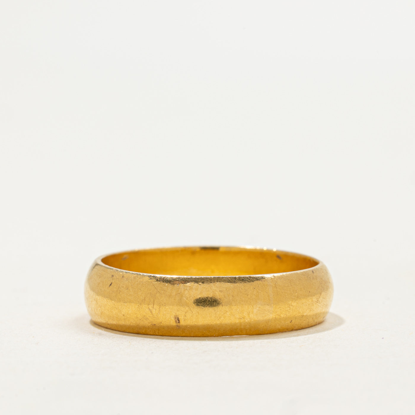 Bague en or jaune 22 carats, Londres 1961 | 8,27 mm | Taille 10,75