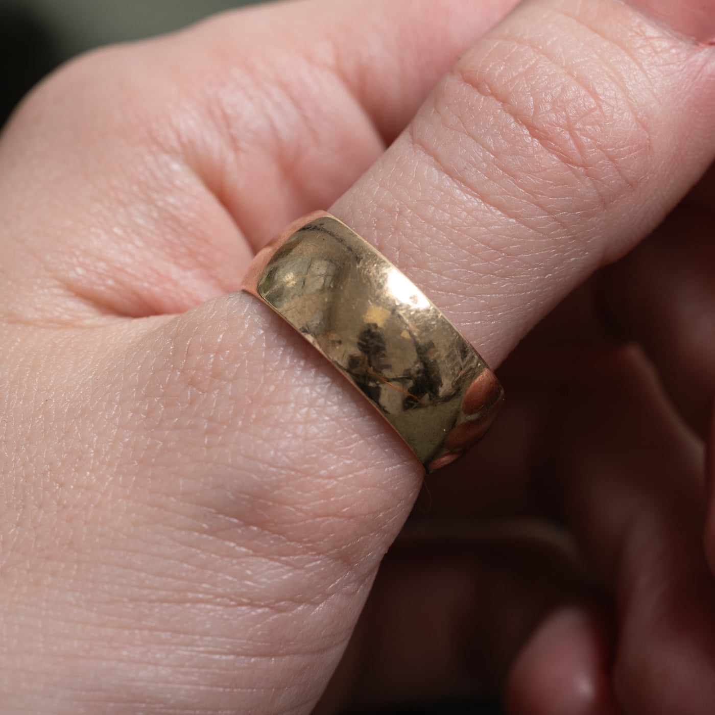 Bague de cigare Birmingham 1970 en or jaune 9 carats | 8,95 mm | Taille 10,25