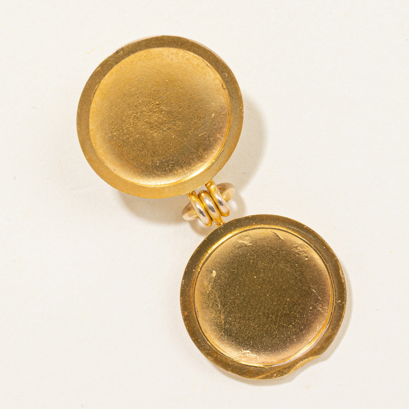 14k Yellow Gold Engraved Locket
