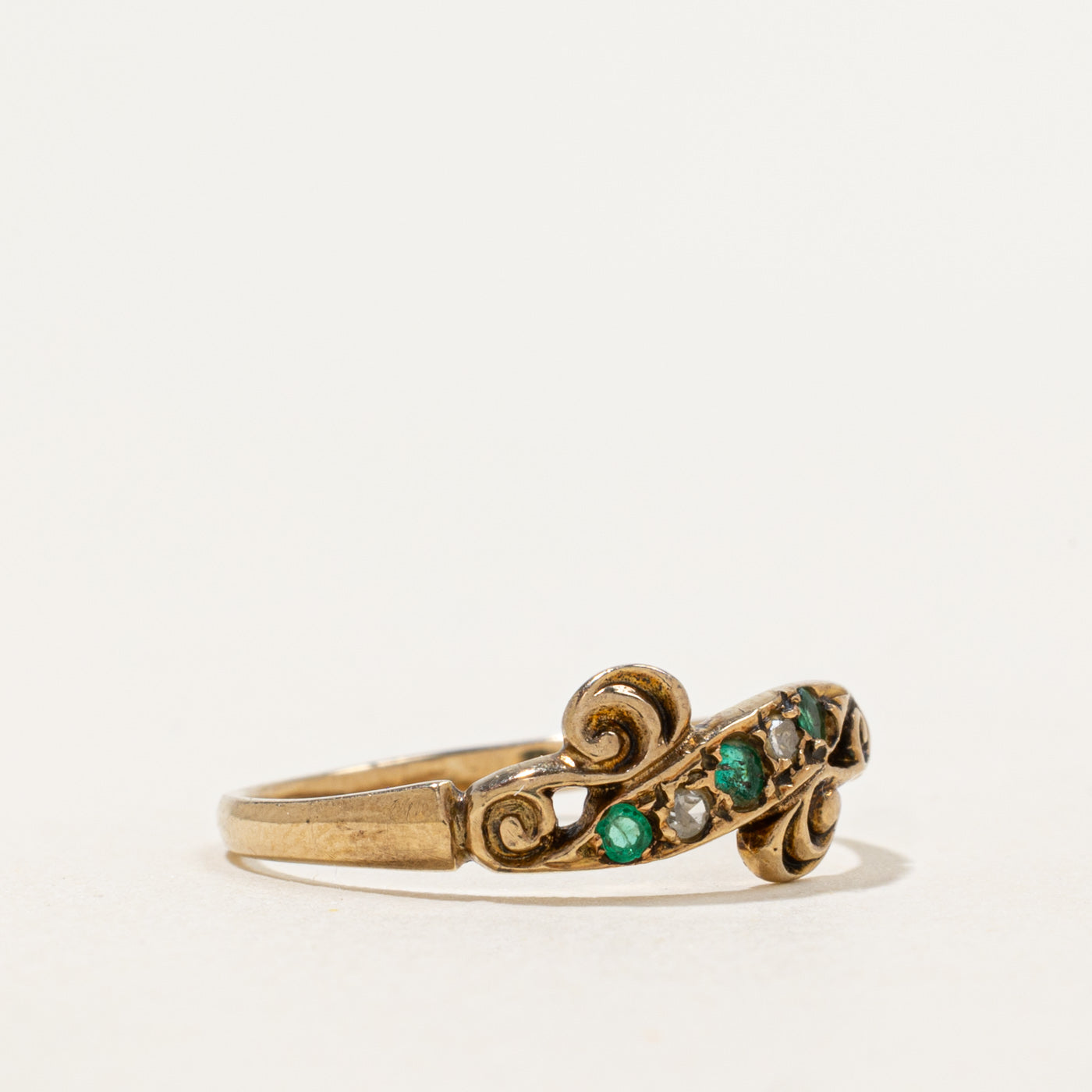 Antique Emerald & Diamond Scroll Ring | 0.10ctw 0.03ctw | SZ 8