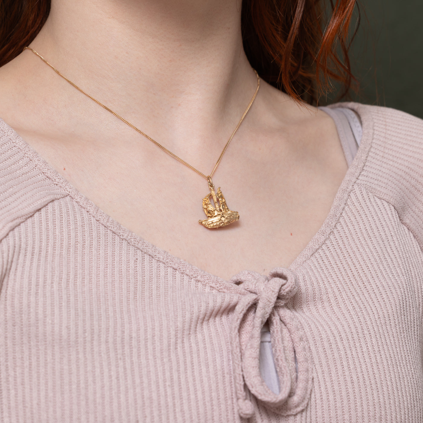 10k Textured Sailboat Charm