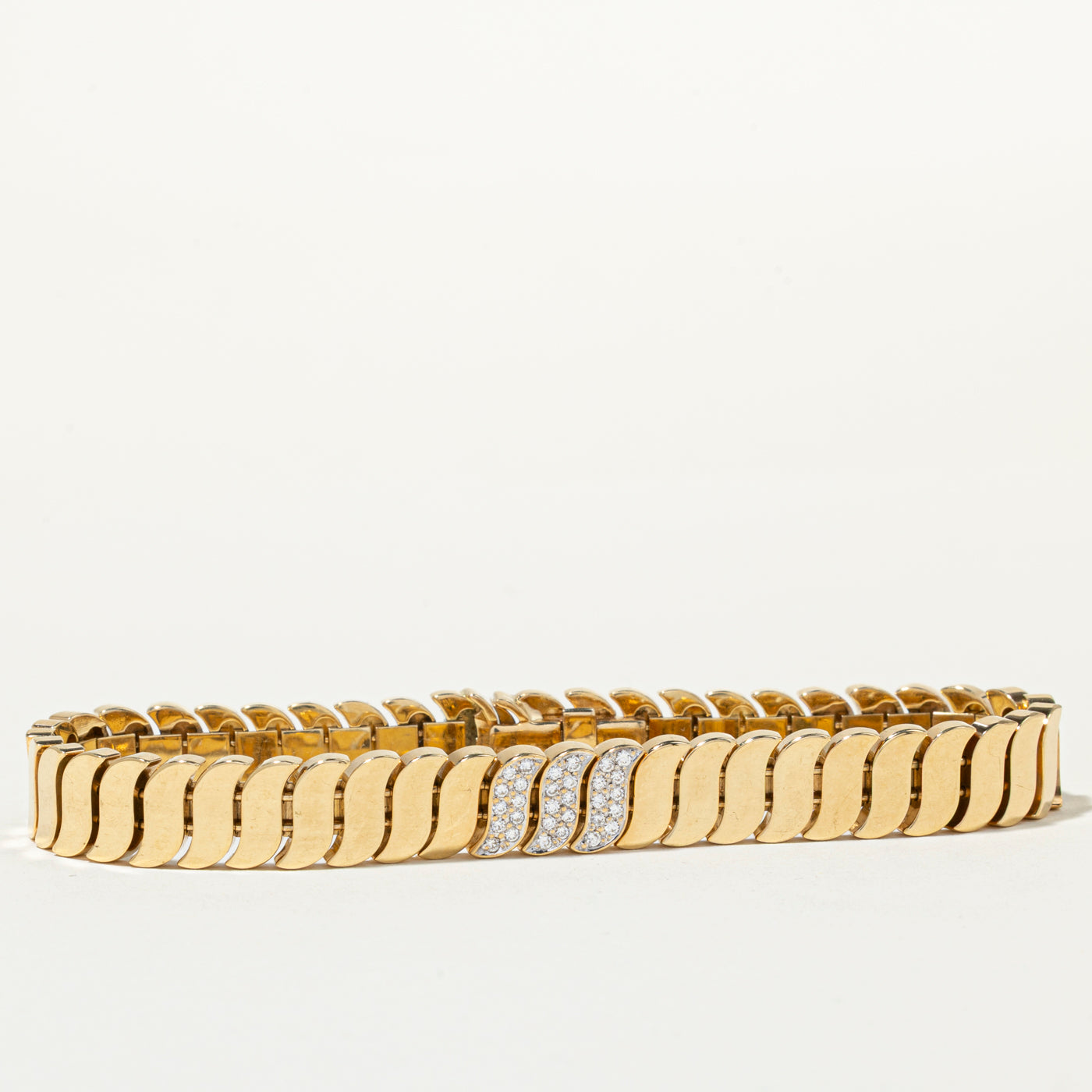 18k Diamond Accented Flat Wavy Chain Bracelet | 0.90ctw
