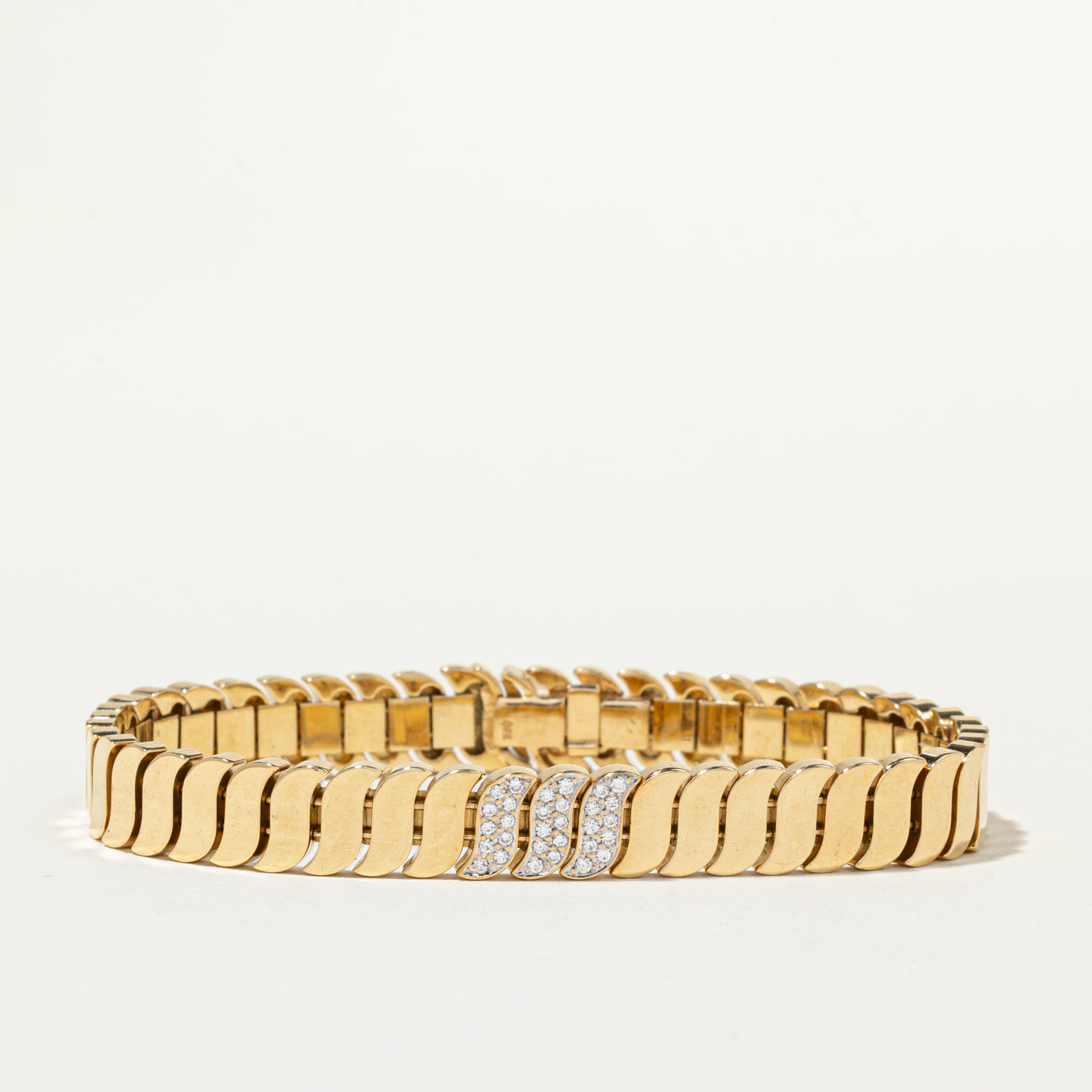 18k Diamond Accented Flat Wavy Chain Bracelet | 0.90ctw