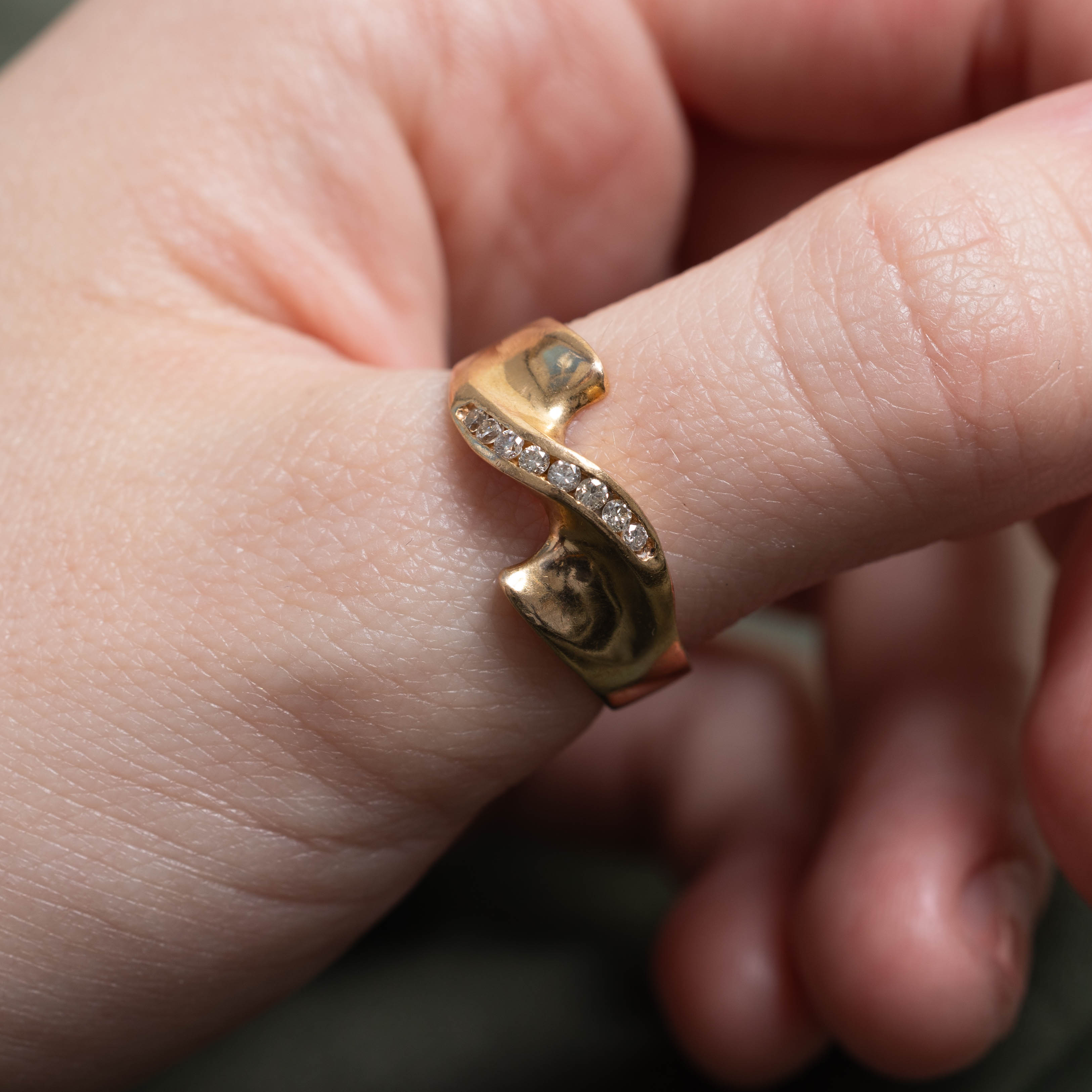 10k Channel Set Diamond Wave Design Ring | SZ 9