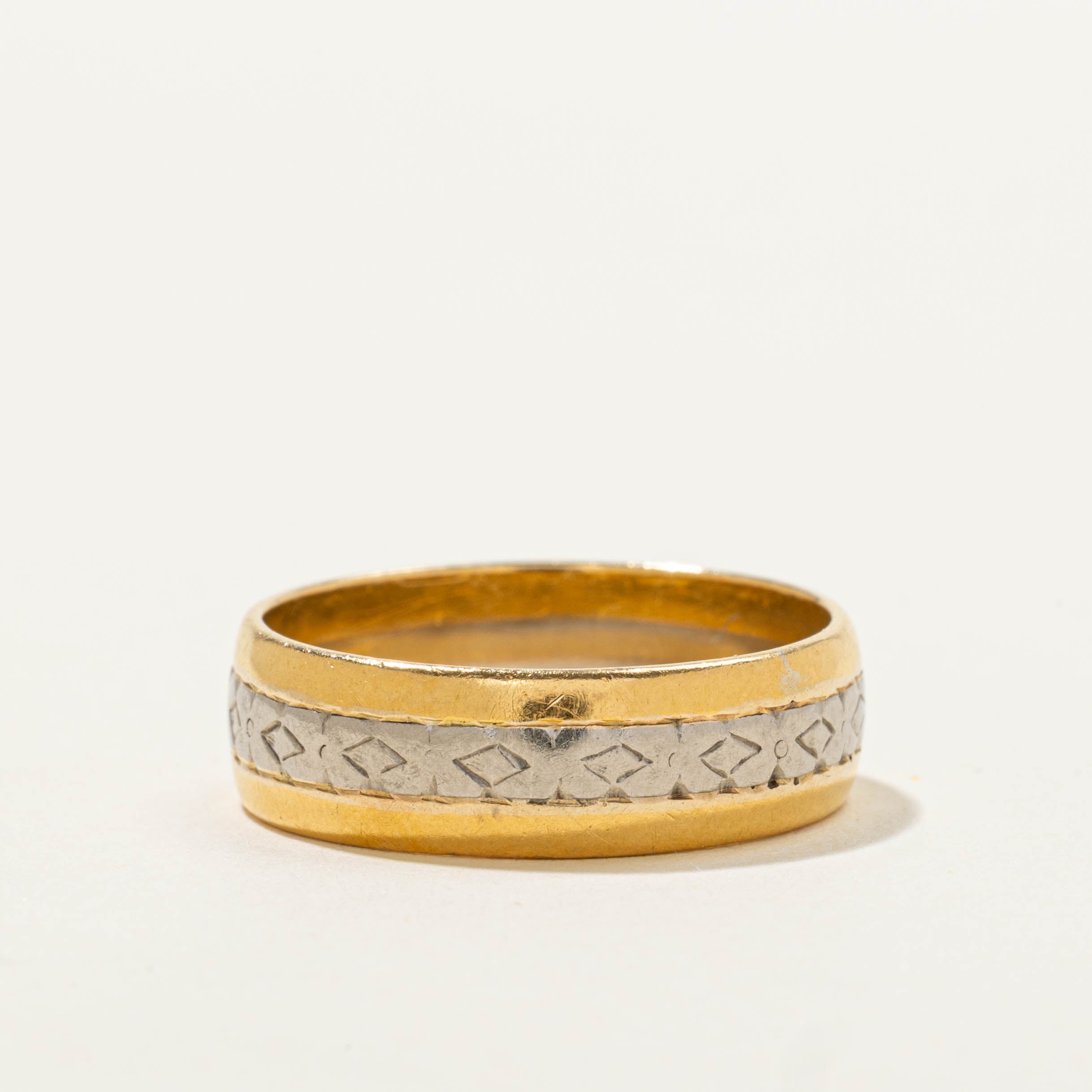 22k Two Tone Engraved Band | 6.05mm | SZ 7.5
