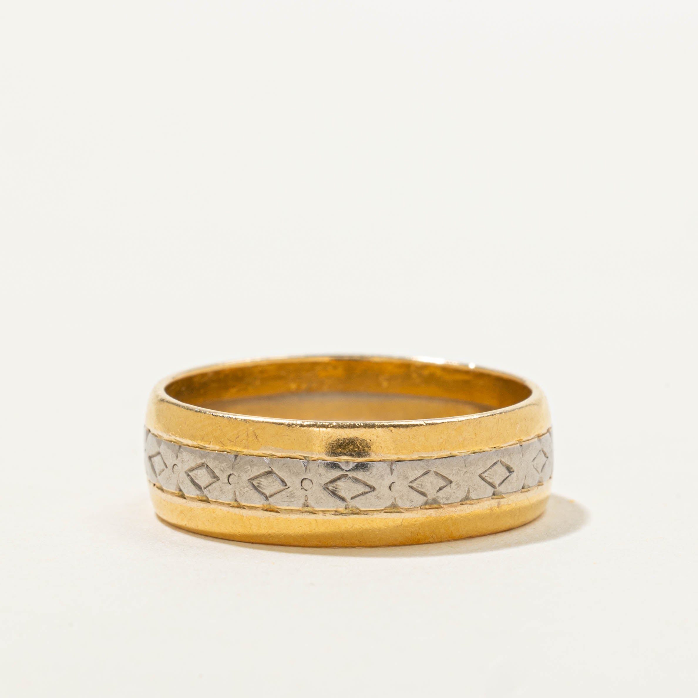22k Two Tone Engraved Band | 6.05mm | SZ 7.5