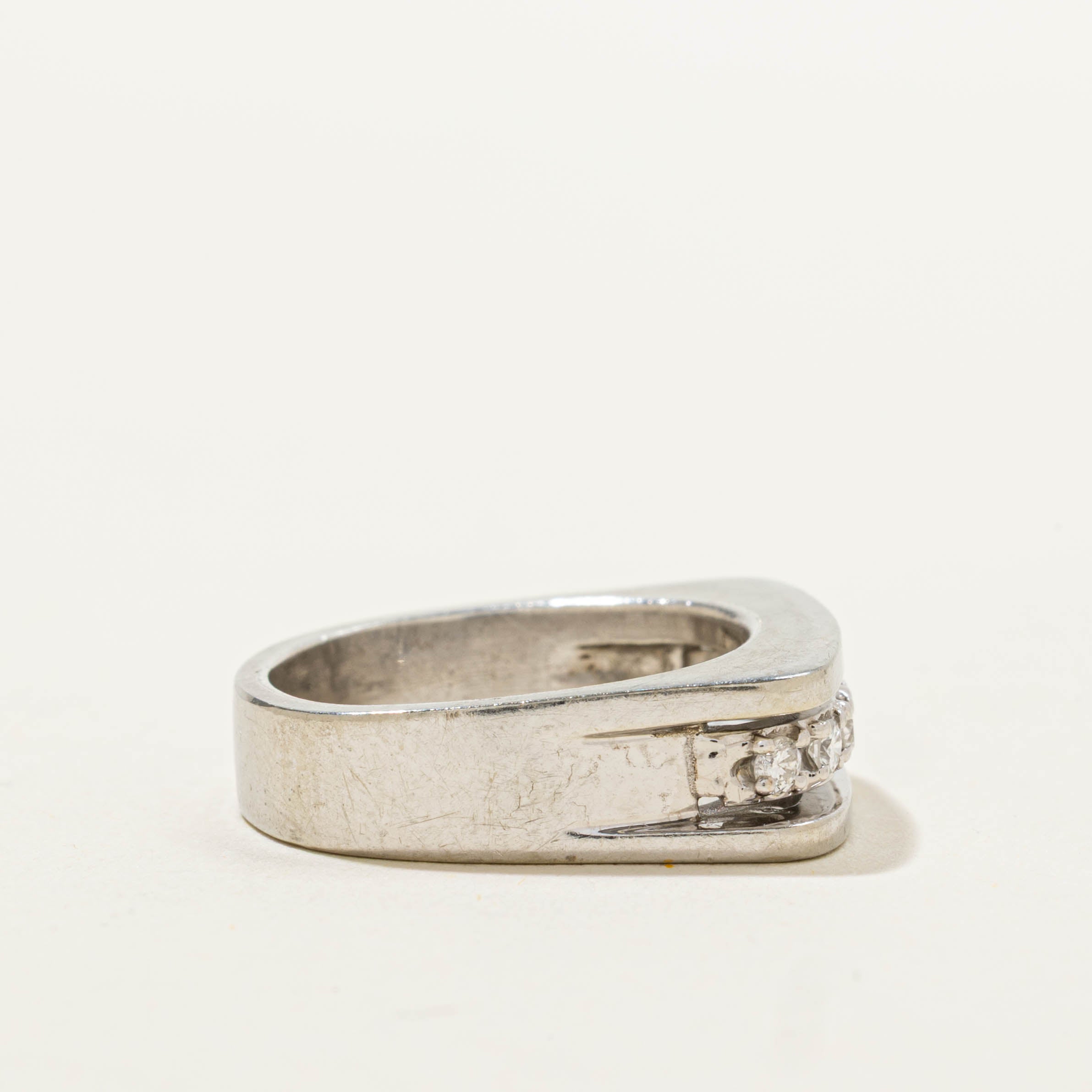 Seven Stone Recessed Diamond Soft Square Band | 0.14ctw | SZ 4.75