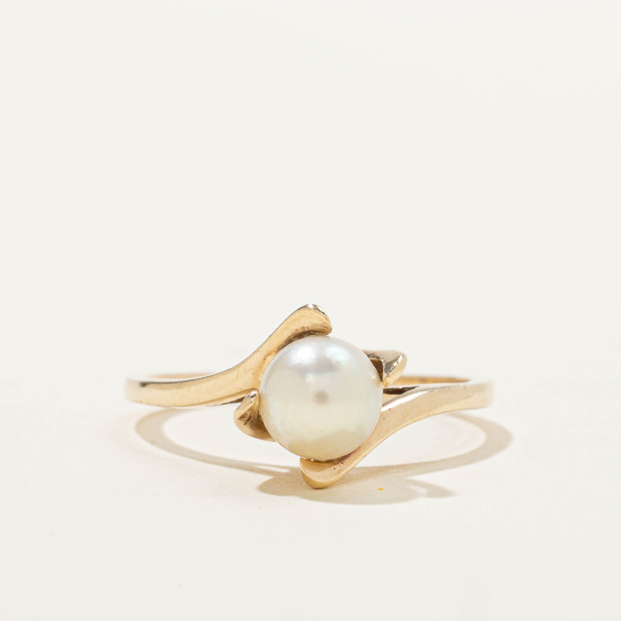 14k Solitaire Pearl Bypass Ring | SZ 7.25