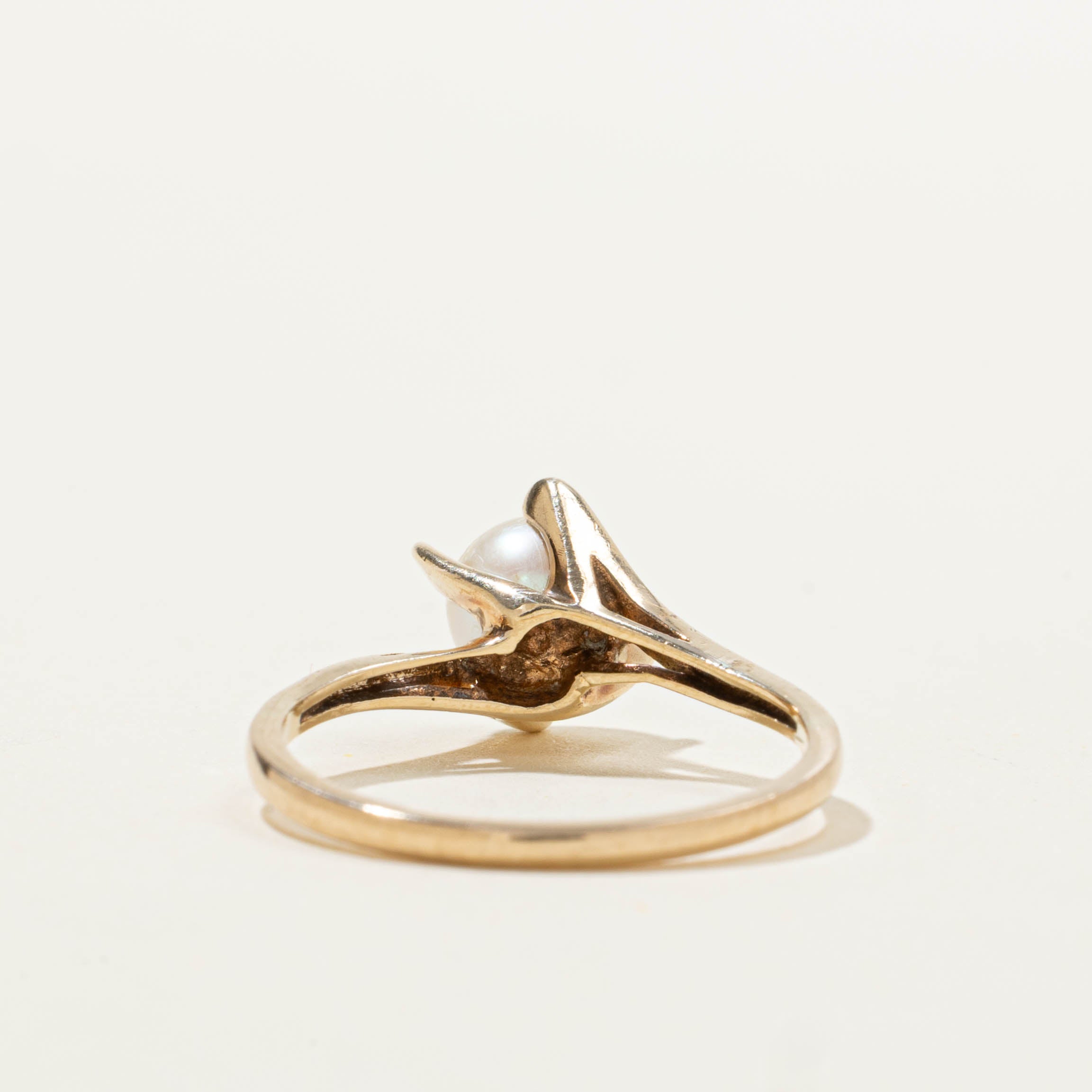 14k Solitaire Pearl Bypass Ring | SZ 7.25