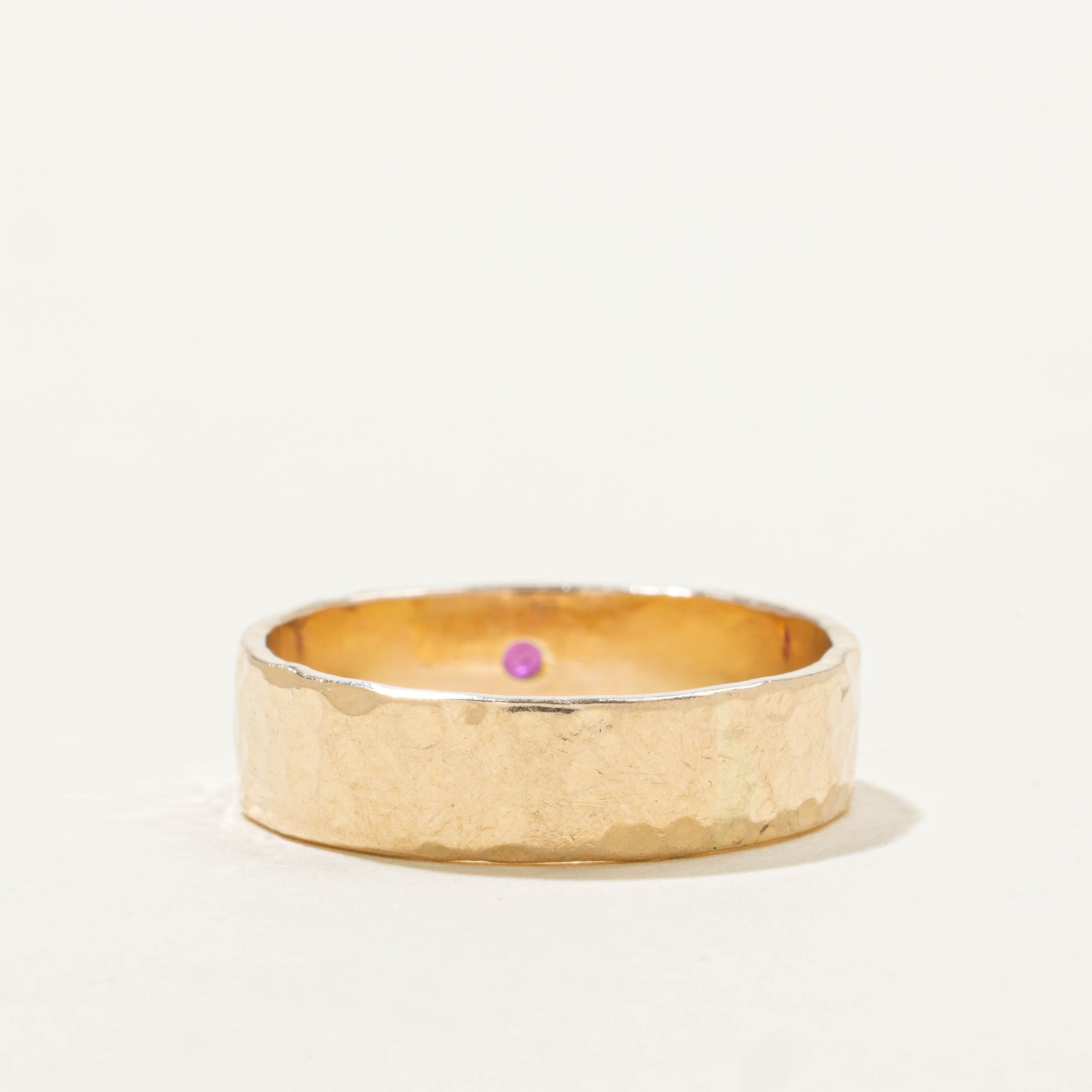 Bezel Set Synthetic Ruby Hammered Band | 5.20mm | SZ 6.5