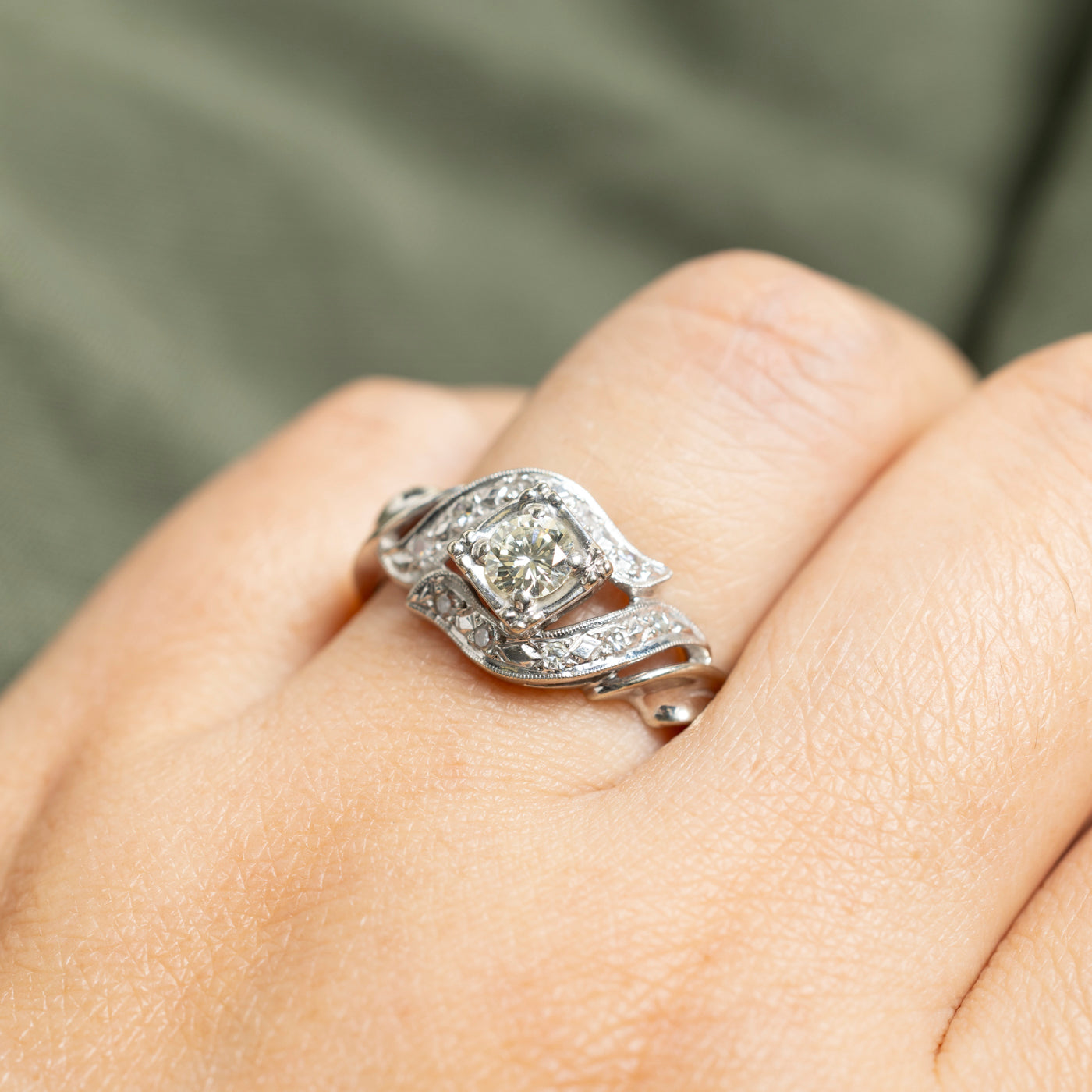 14k Diamond Accented Milgrain Ring | 0.30ct VVS2 I/J, 0.11ctw | SZ 8.75