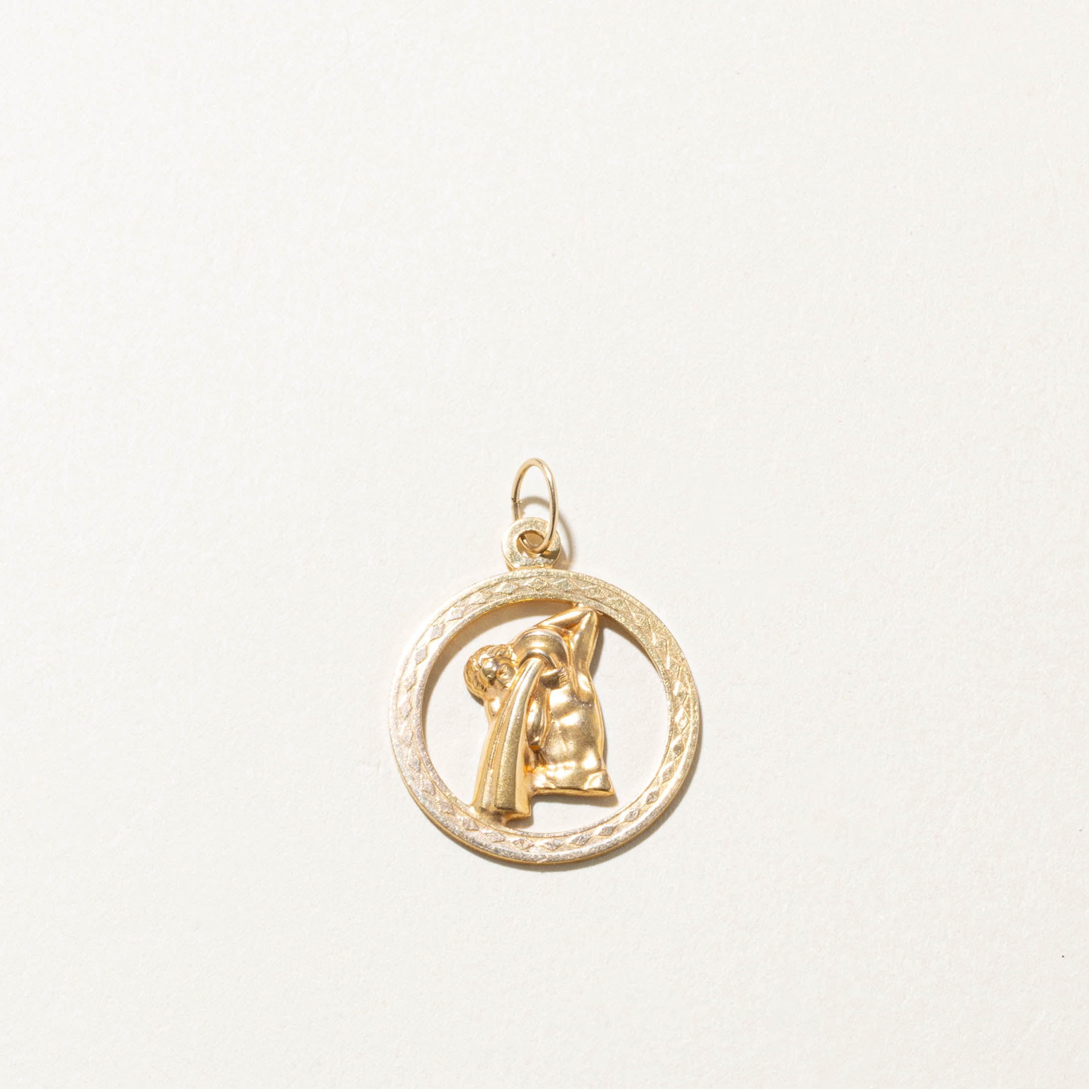 10k Aquarius Zodiac Pendant