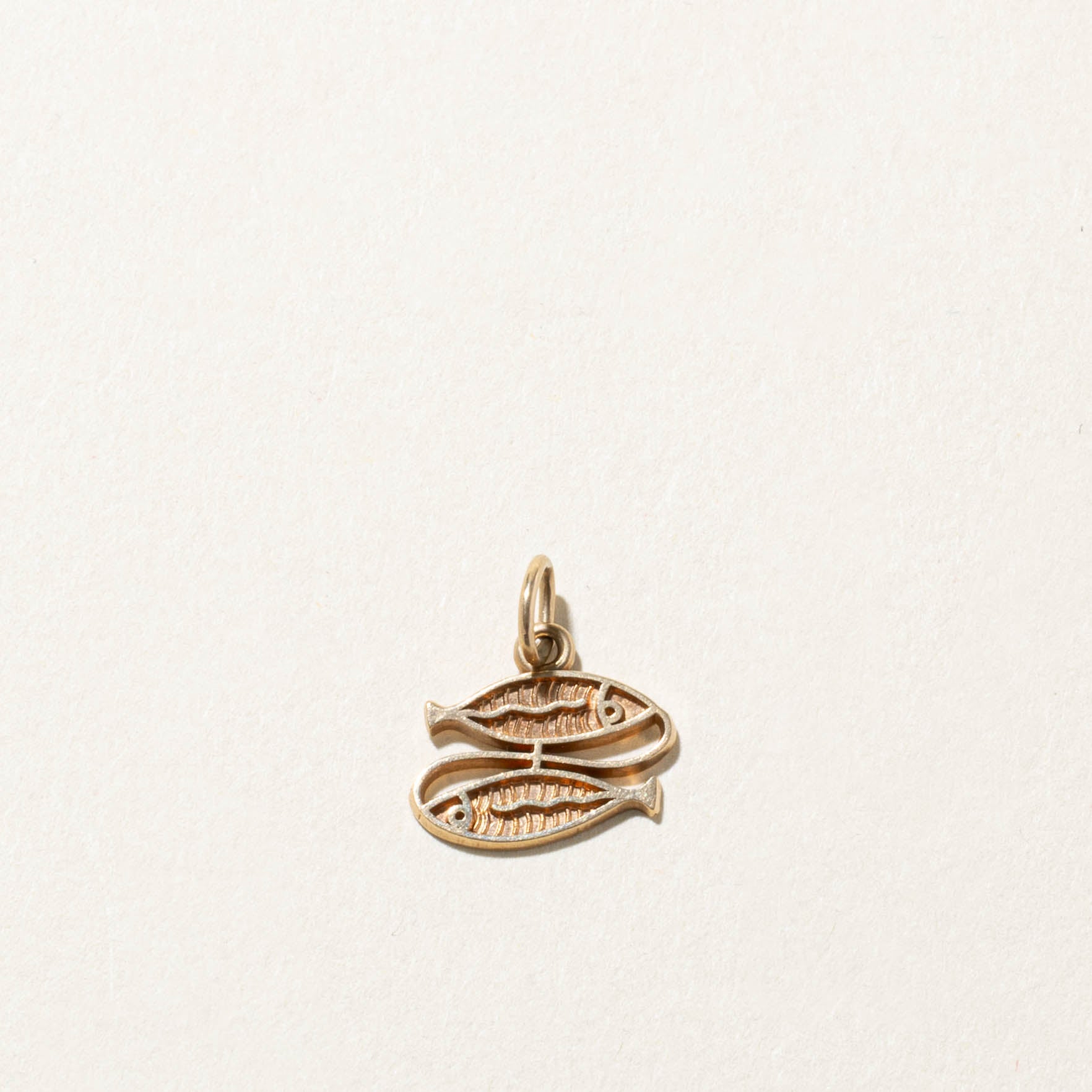 10k Pisces Zodiac Charm